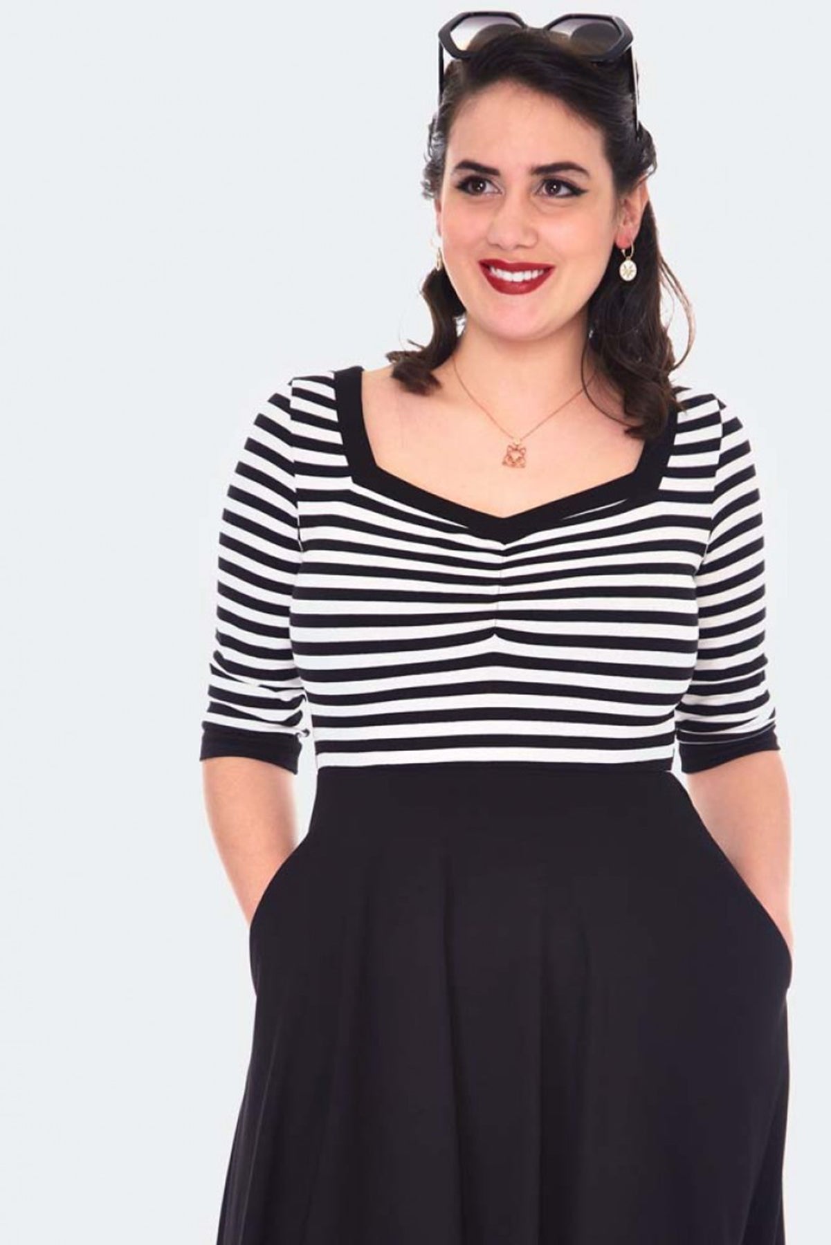 1Voodoo_Vixen_STRIPE_SAILOR_FLARE_Matrosen_Streifen_SWING_DRESS_Kleid_killer_kirsche_-40WkLJlBBAcAfH