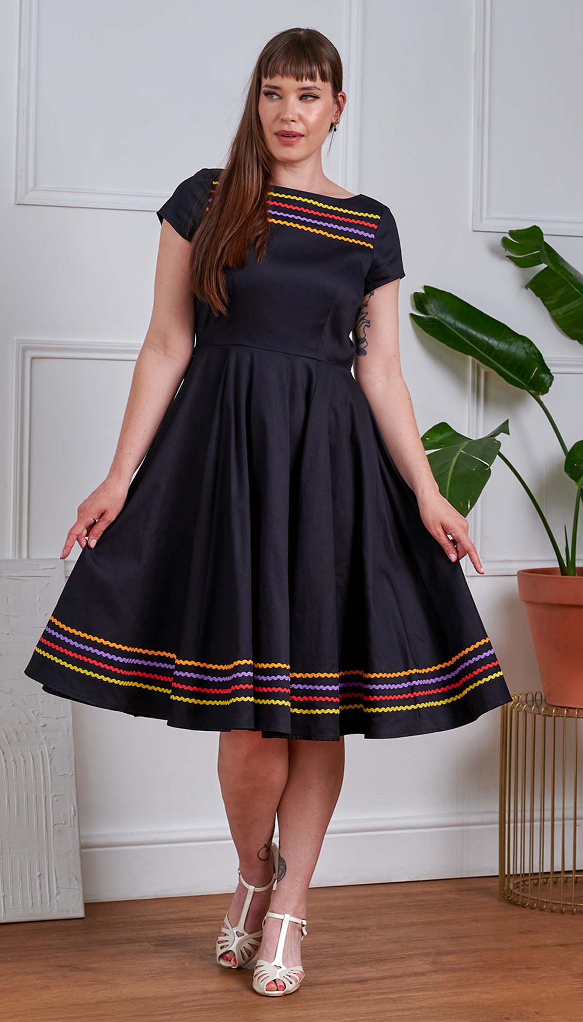 Banned «Black Carmen» Vintage Mexican Vibes ZigZag Trim Swing Dress / Kleid