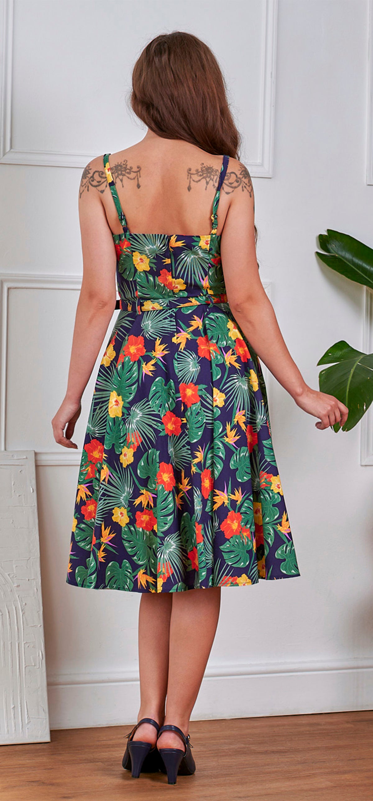 Banned «Morena Tropical» Vintage Sweetheart Hibiscus Tiki Träger Swing Dress / Kleid - Navy
