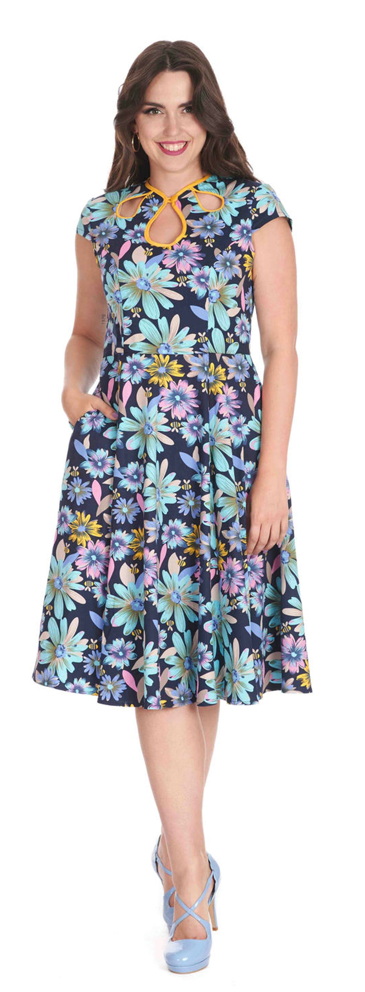 Banned_SUMMER_BEE_Floral_Blueten_Vintage_Cut-Out_Kurzarm_SWING_DRESS_Kleid_-_Navy-1A68S7lVrNDHQA
