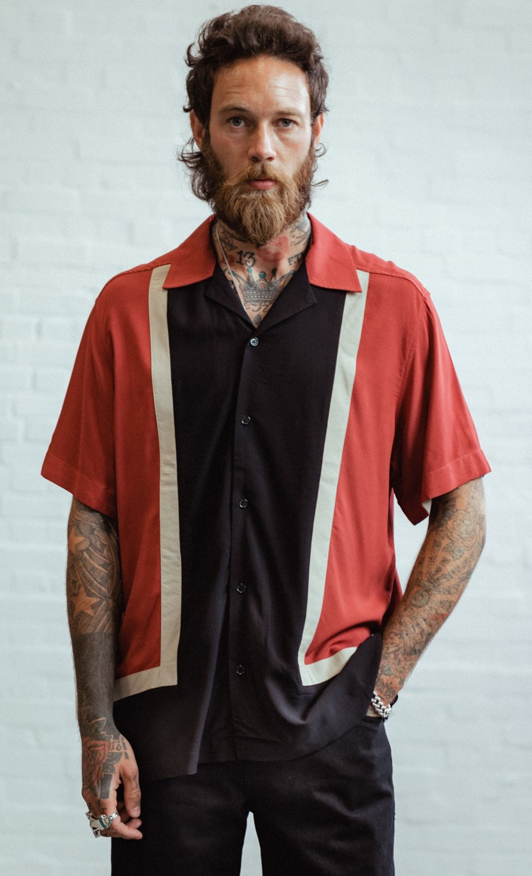 Chet_Rock_WALTER_Retro_CONTRAST_PANEL_Kurzarm_BOWLING_SHIRT_Hemd_Schwarz_killer_kirsche_2