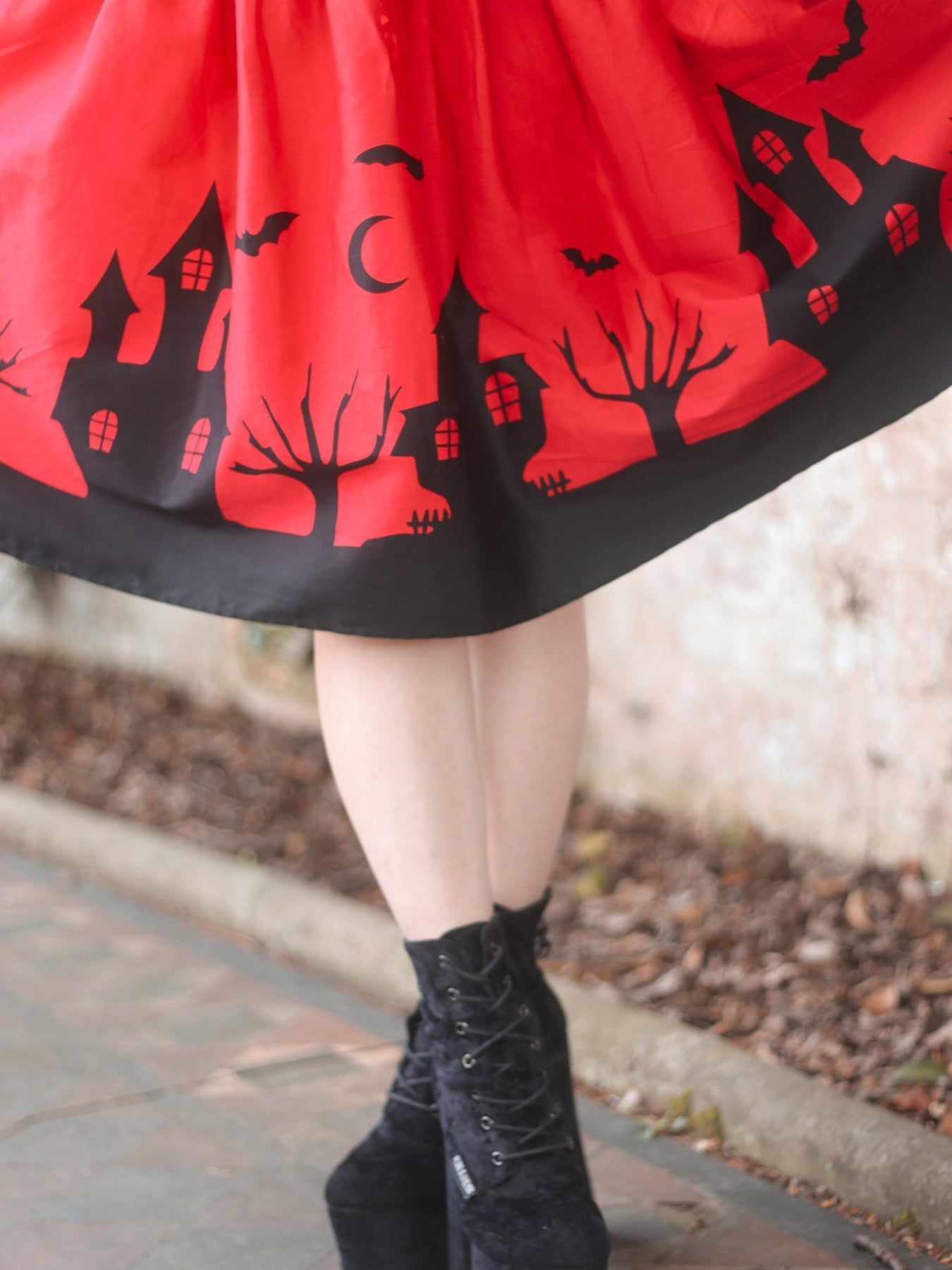 Collectif_AMBER-LEA_Spooky_HAUNTED_HOUSE_Retro_Halbarm_SWING_DRESS_Kleid_killer_kirsche_7aQEfp7OY1JGeT