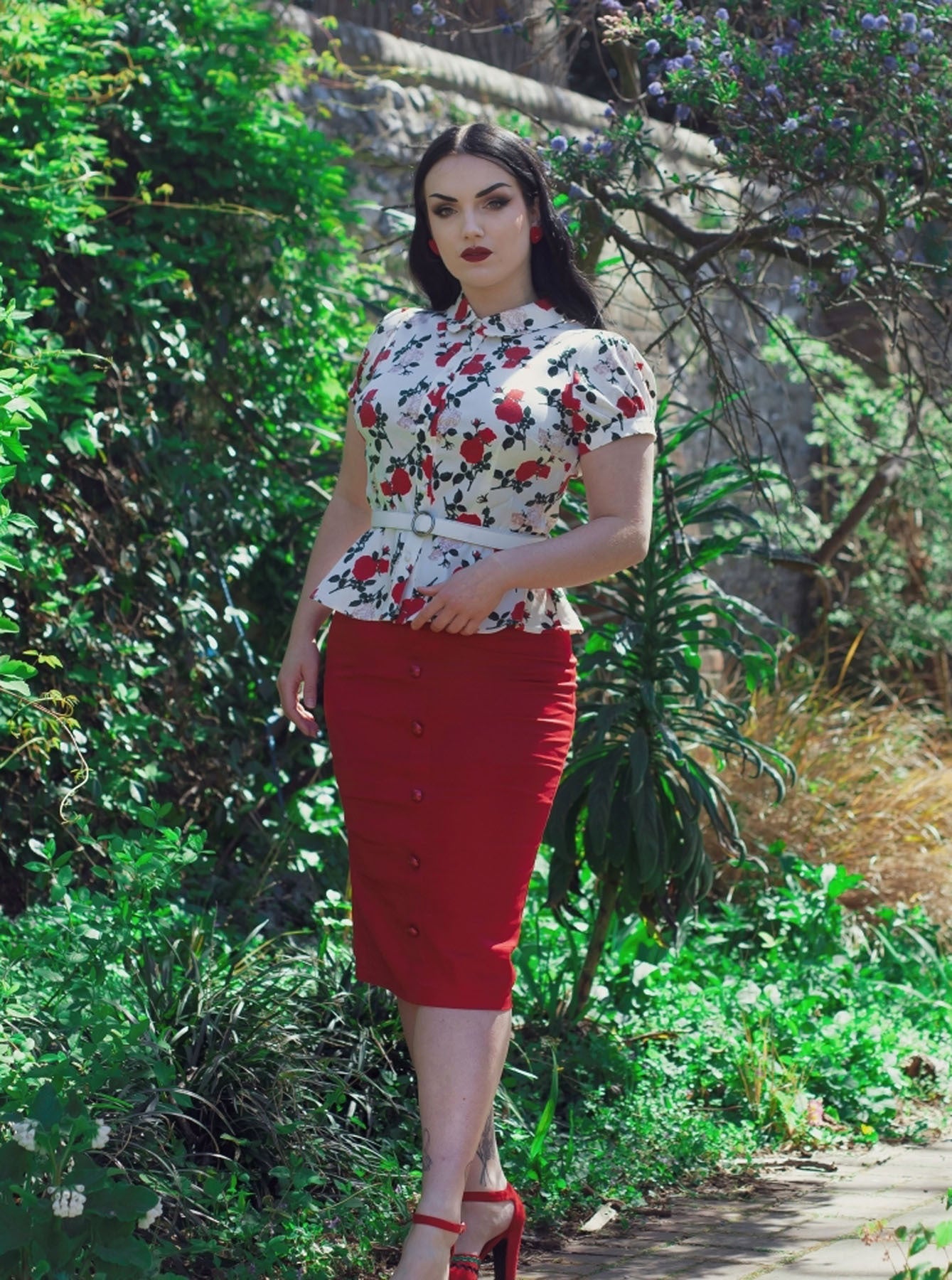 Collectif_BETTINA_Plain_50s_BUTTONS_High_Waist_PENCIL_SKIRT_Retro_Bleistiftrock_Rot_killer_kirsche