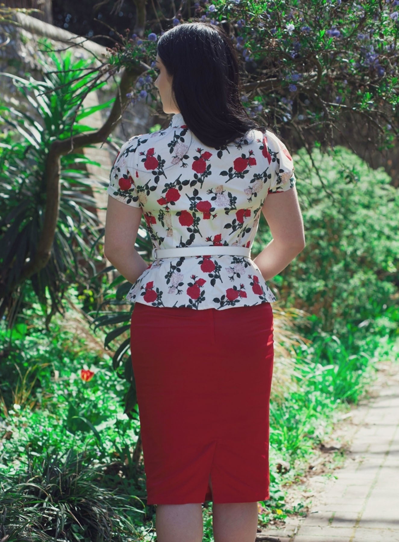 Collectif_BETTINA_Plain_50s_BUTTONS_High_Waist_PENCIL_SKIRT_Retro_Bleistiftrock_Rot_killer_kirsche_3