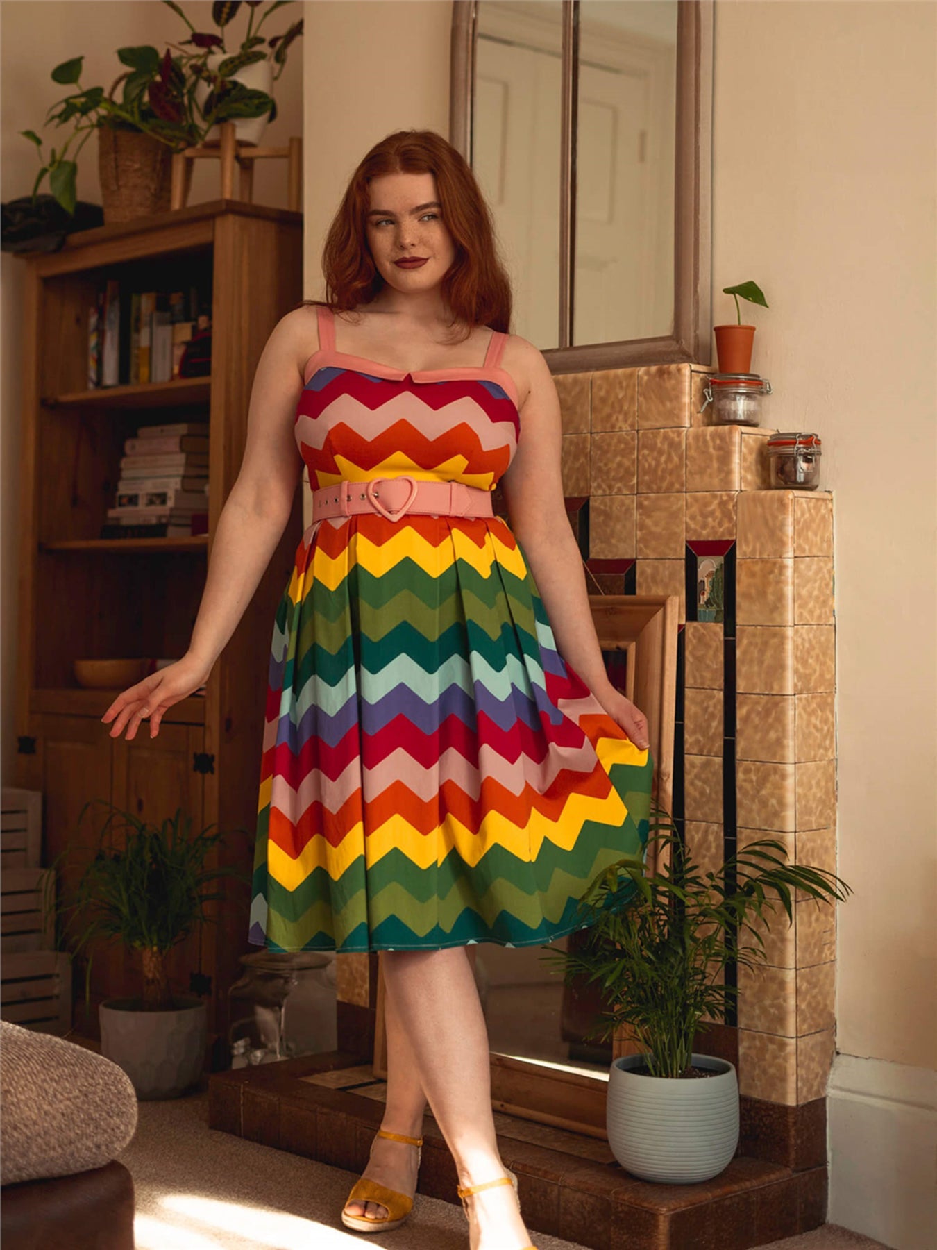 Collectif_DOROTHY_Vintage_Rainbow_Chevron_50s_Traeger_SWING_DRESS_Kleid__killer_kirsche_2WCq1x8oL9ogD2