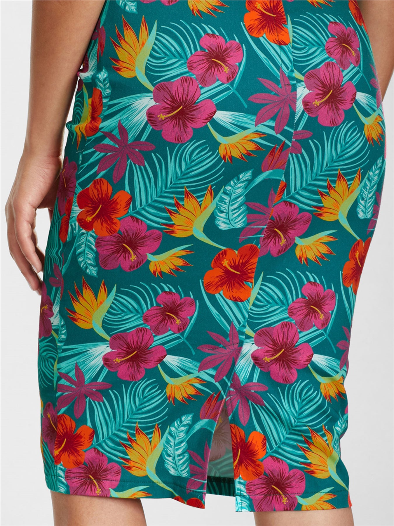 Collectif_KIANA_Tropico_FLOWERS_Palmblatt_TRaeGER_Dress_PENCIL_KLEID_killer_kirsche_5xQiV5GI7R6M9l