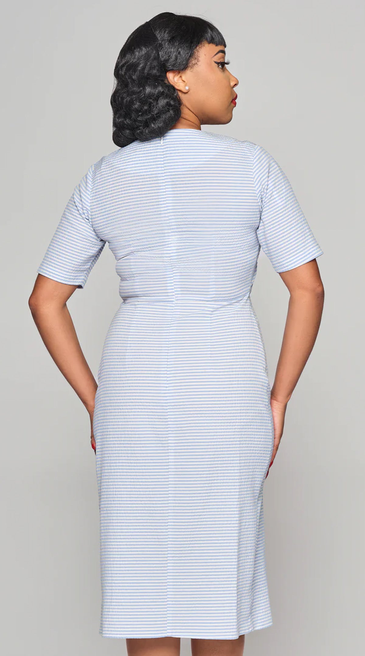 Collectif_LARA_SEERSUCKEr_Striped_Streifen_Vintage_Cut-Out_PENCIL_DRESS_Bleistiftkleid-2FWERd7KgOPvcQ