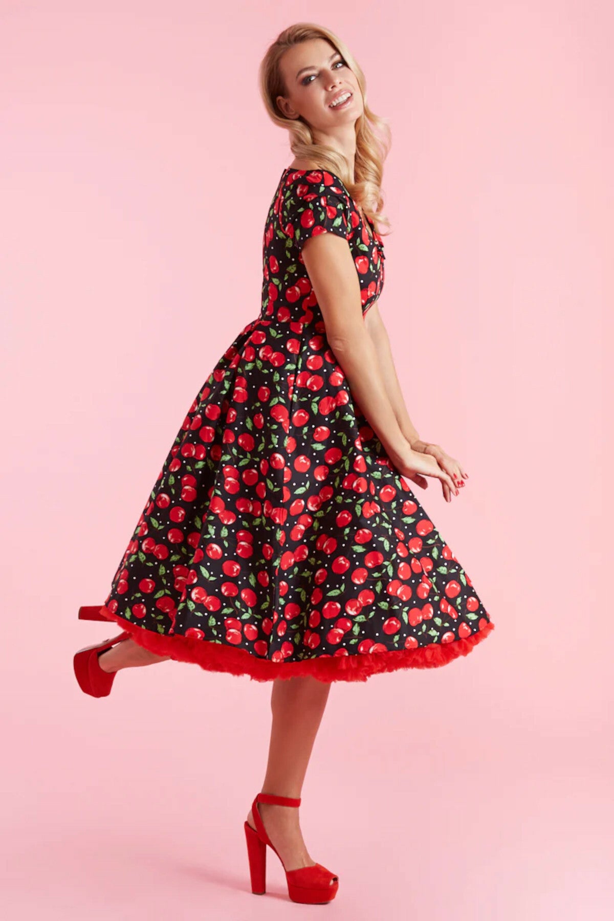 Dolly_and_Dotty_LILY_50s_CHERRY_Kirschen_Pleated_V-Neck_SWING_DRESS_Kleid__killer_kirsche_3g1VKOO393L3R1