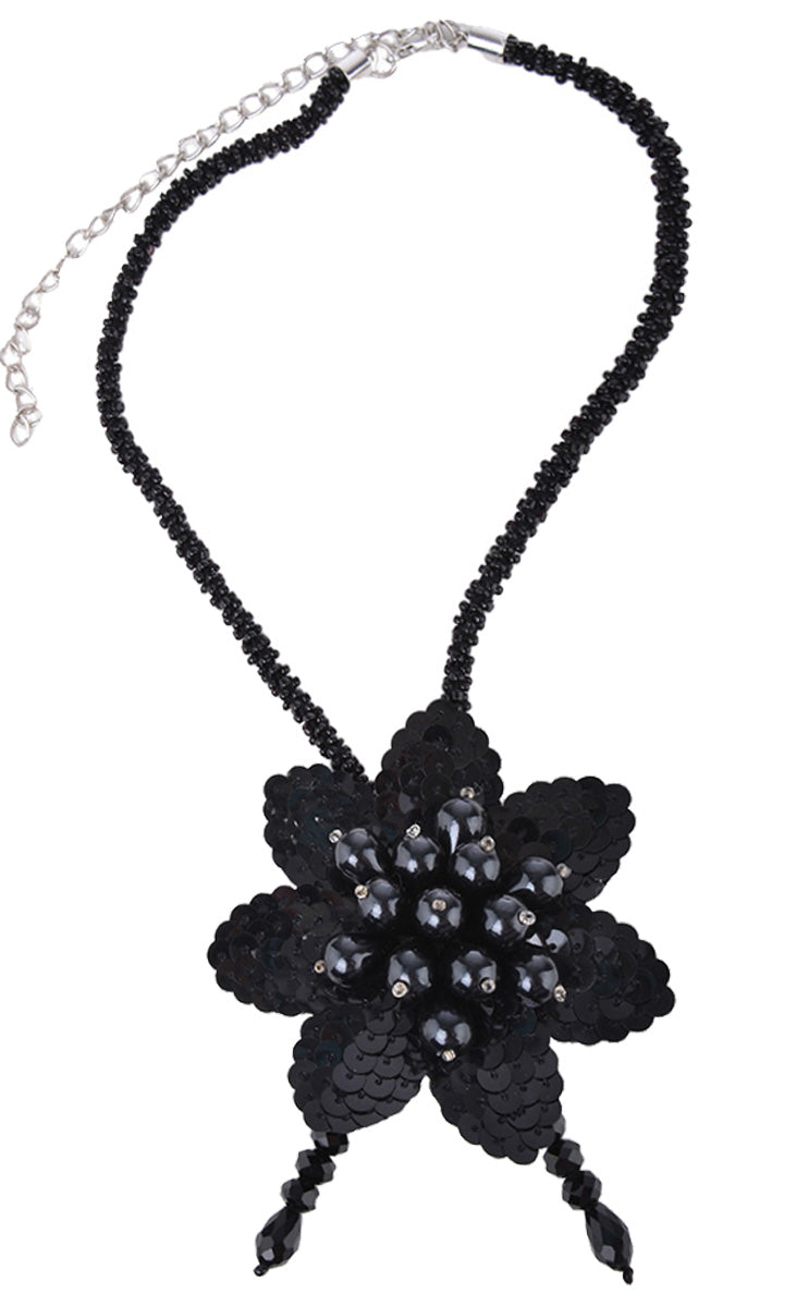 Edle_50s_BLACK_FLOWER_Perlen_Retro_Blueten_HALSKETTE_-_Schwarz_killer_kirsche