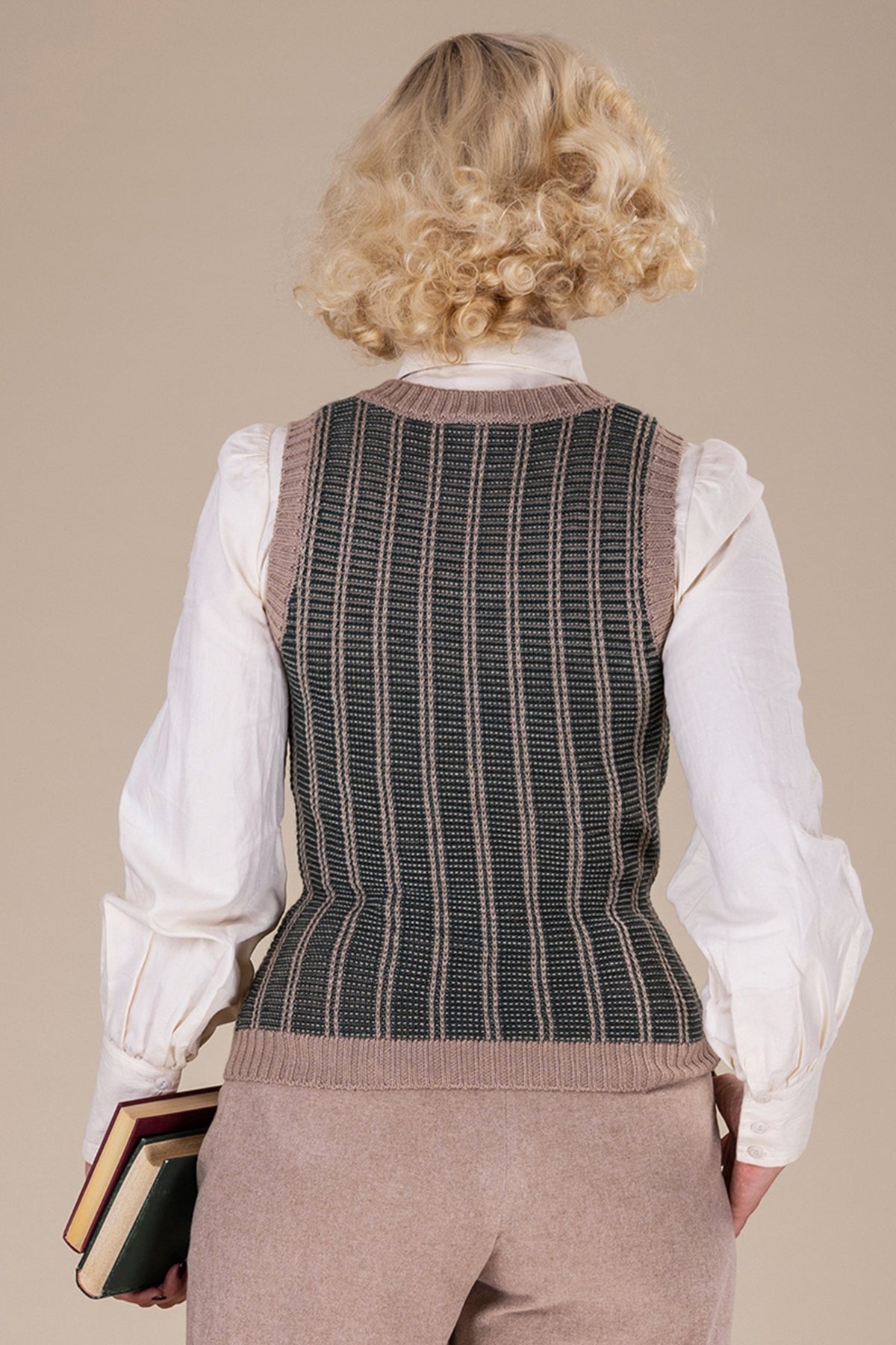 Emmy_BEST_SWEATER_VEST_Vintage_STRICK_Oberteil_Weste_PULLUNDER_-_Gruen-Beige_Killer_Kirsche-2behgj9vJDEEhf