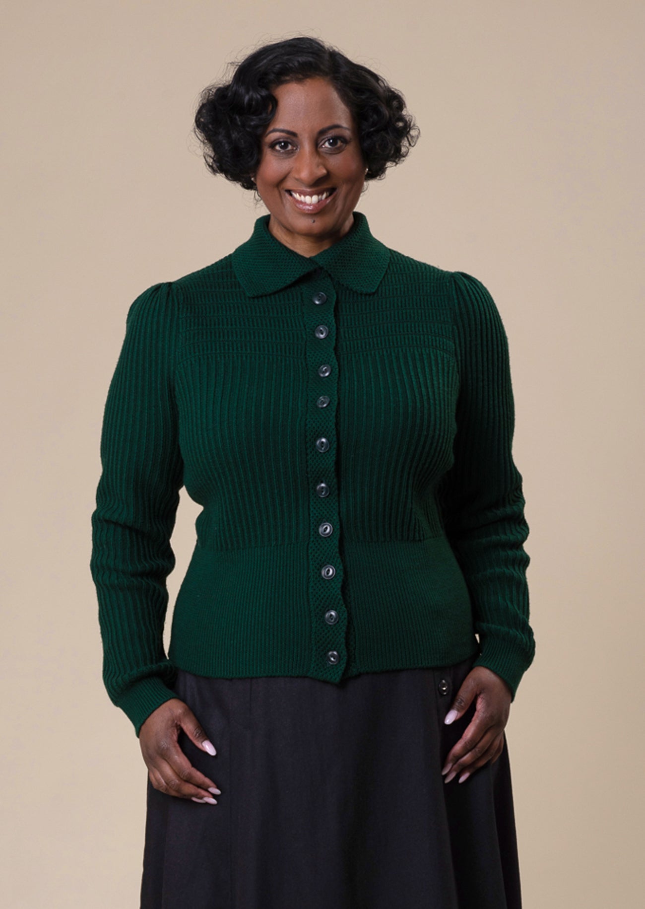 Emmy_NOTABLE_KNIT_Vintage_Langarm_Collar_Strickjacke_Rippstrick_CARDIGAN_-_Bottle_Green-3