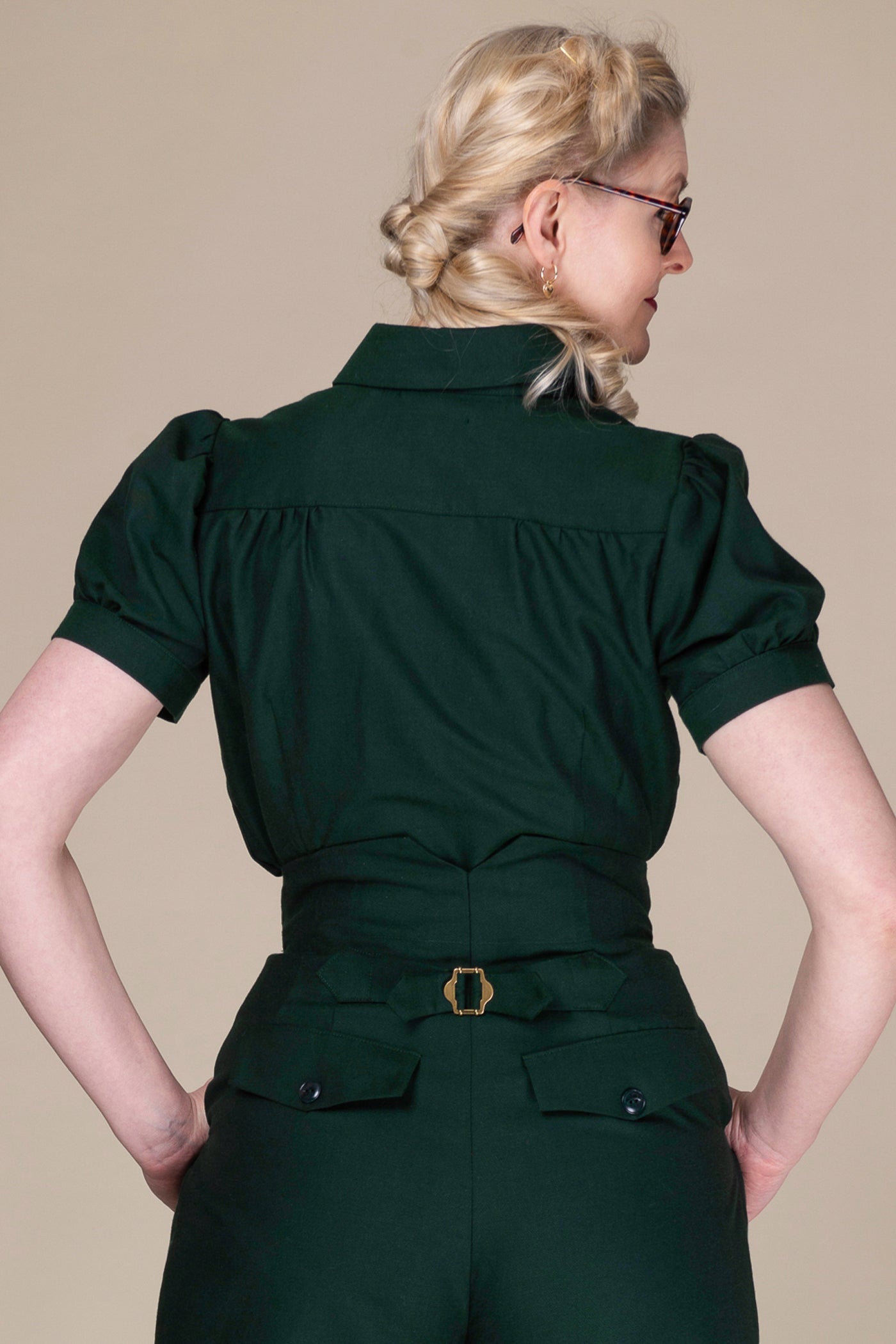 Emmy_THE_PREPPY_PROFESSOR_Vintage_Classic_40s_Kurzarm_BLUSE__Shirt_-_Bottle_Green-2