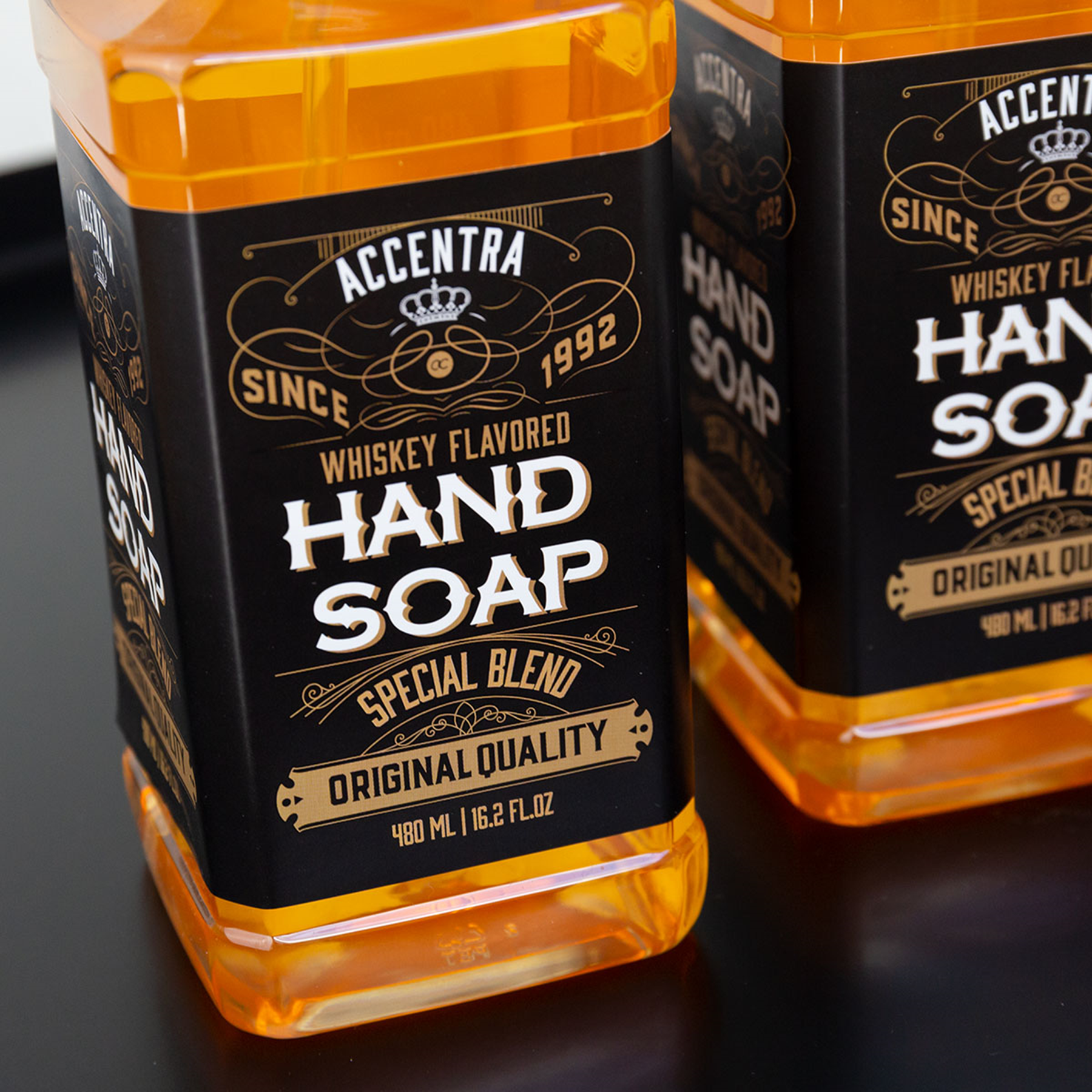 Handseife_SPECIAL_BLEND_Hand_Soap_-_in_Whiskeyflasche_killer_kirsche_2yA4uWQEEoRc2y