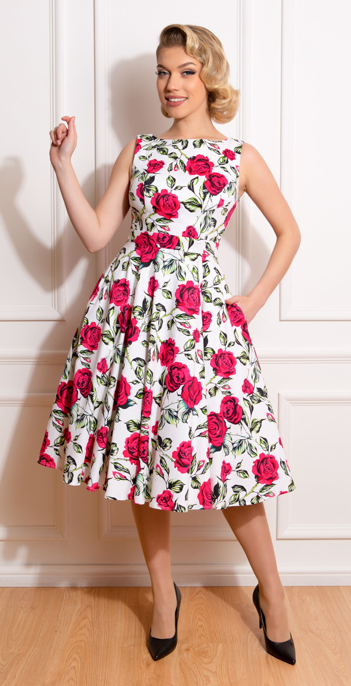 Hearts__Roses_HAZEL_ROSES_Vintage_Floral_Rosen_Boat_Neck_Swing_Dress_KLEID-1