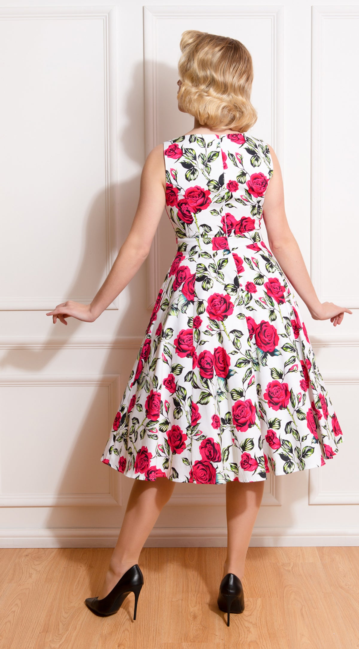 Hearts__Roses_HAZEL_ROSES_Vintage_Floral_Rosen_Boat_Neck_Swing_Dress_KLEID-2