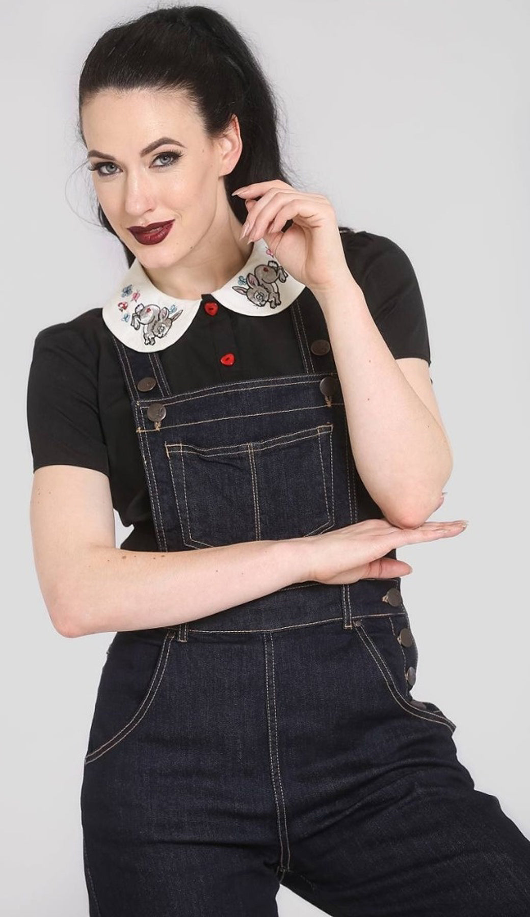Hell_Bunny_ELLY_MAY_Denim_Vintage_50s_DUNGAREES_Jeans_LATZHOSE_blau_killer_kirsche_2