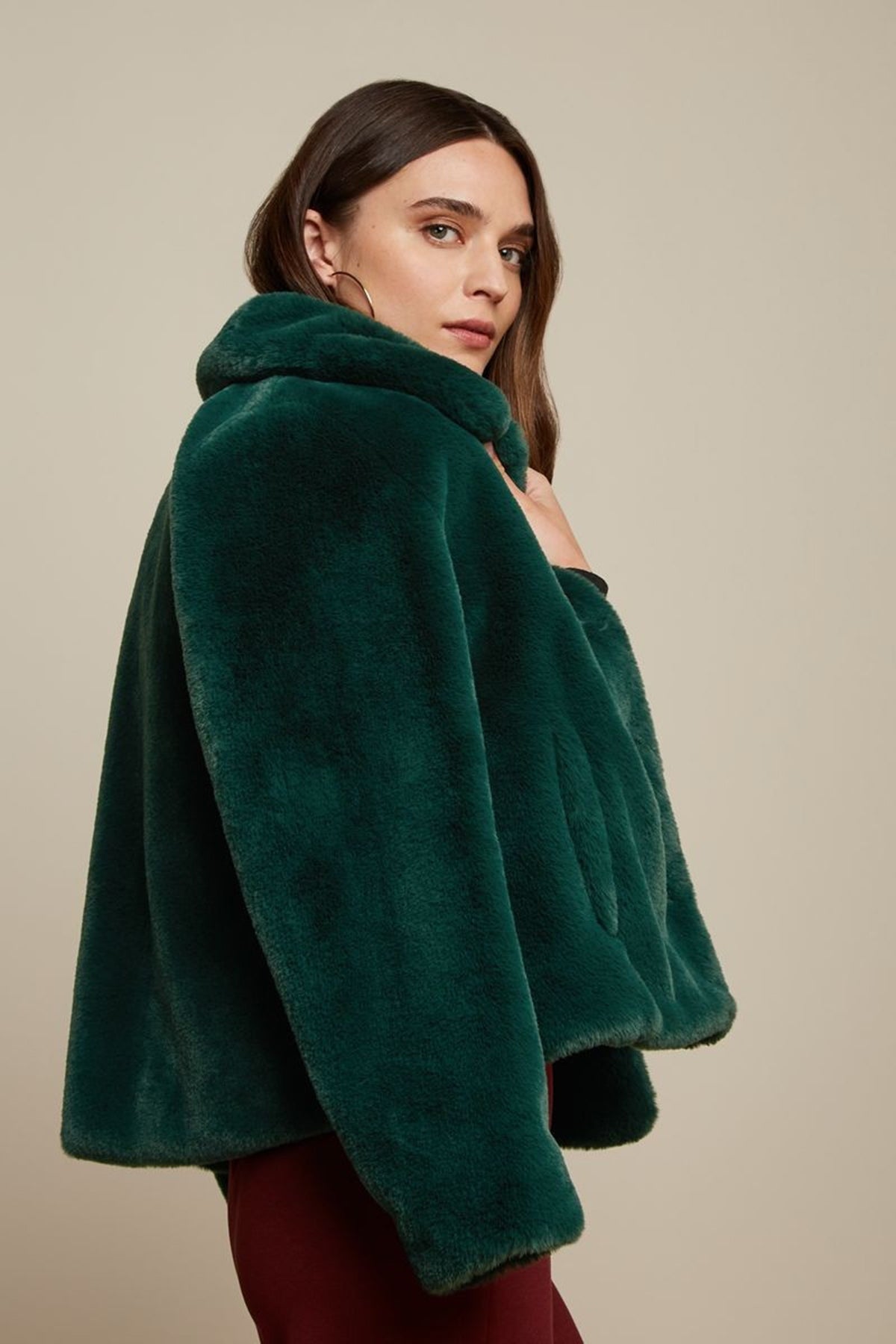 King_Louie_ANAIS_PHILLY_Retro_Kunstpelz_Langarm_Einfarbig_JACKE_Coat_killer_kirsche_5G8AQLW7HdkRoP