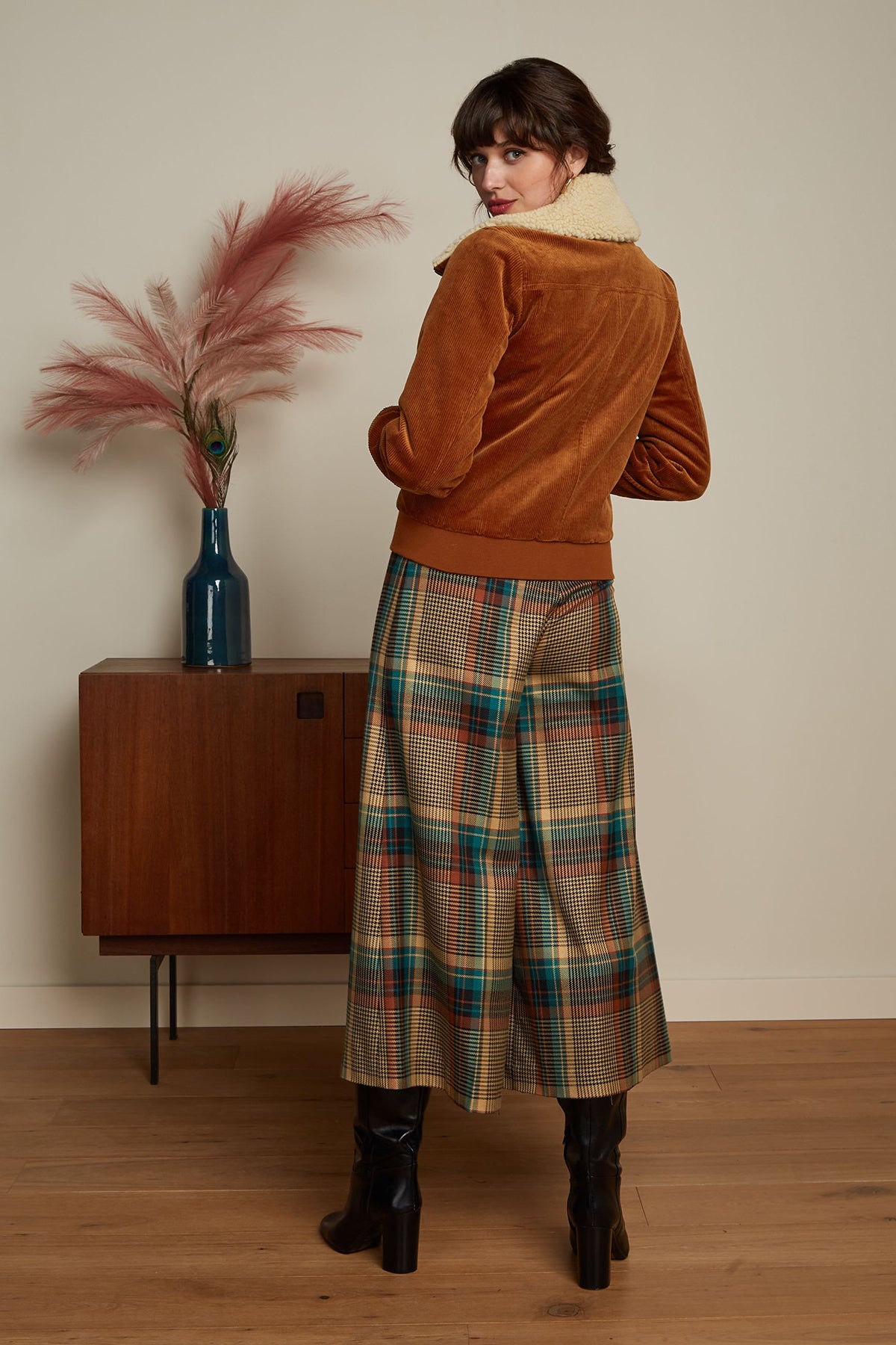 King_Louie_ARIZONA_CORDUROY_Retro_CORD_Teddy_Kragen_ZIPPER_JACKET_Bomberjacke_Killer_Kirsche-4nEKgDgdUET8JY