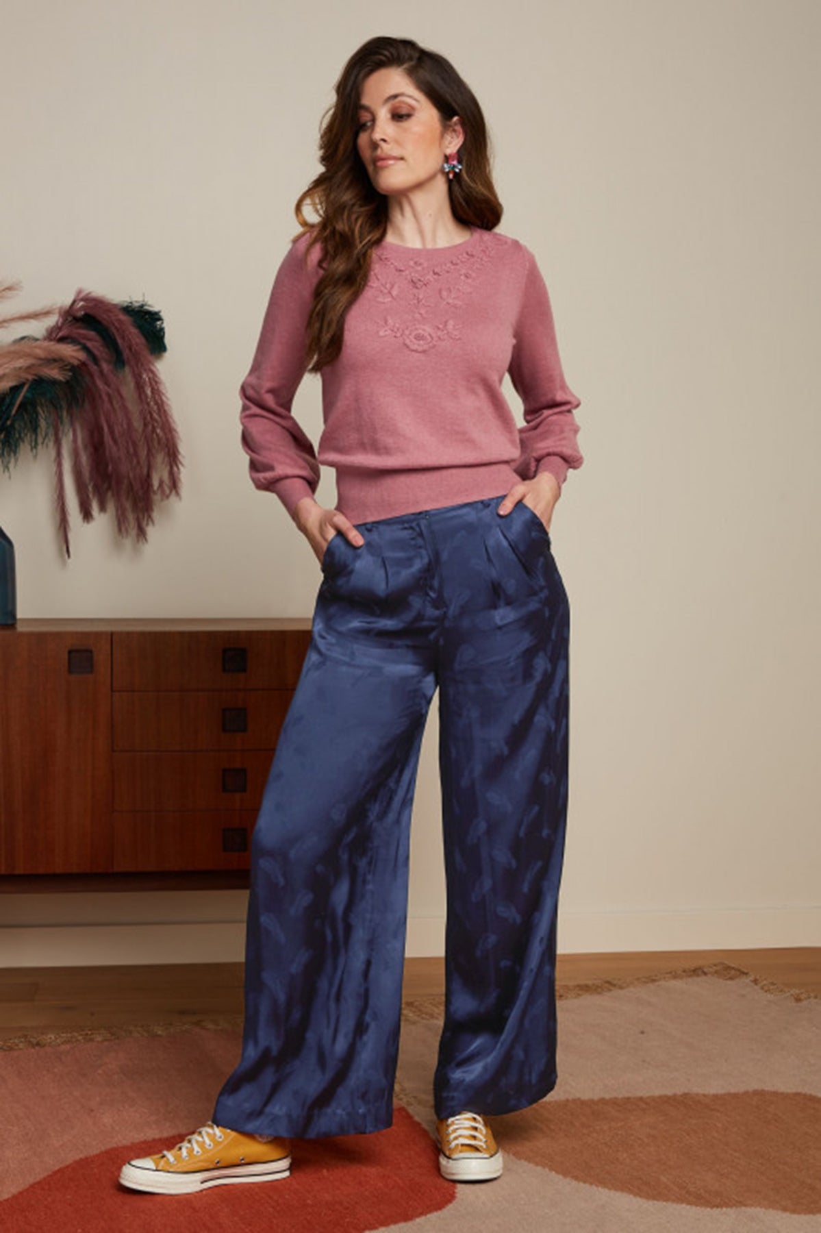 King_Louie_BELL_TOP_SIMEON_Embroidery_BLUMEN_Ballonaermel_PULLOVER_-_Mesa_Pink_Killer_Kirsche-3