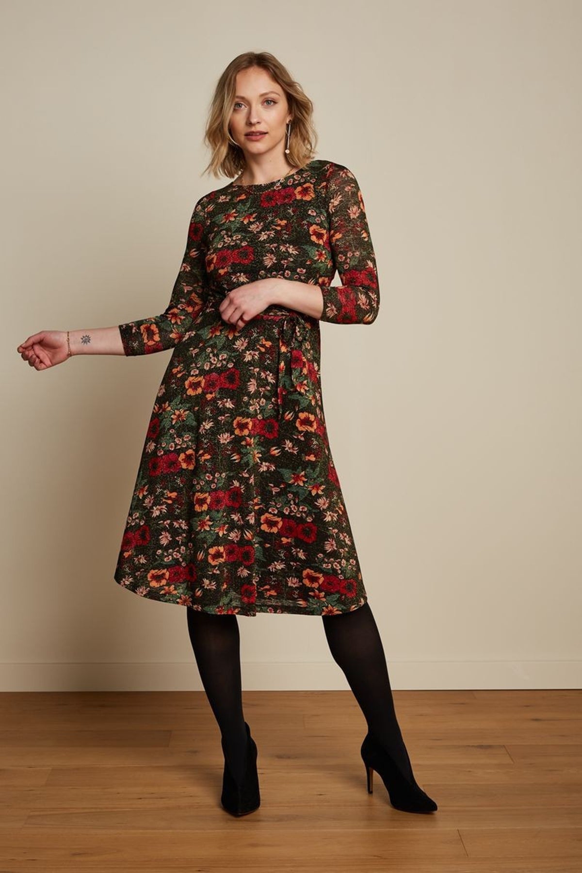 King_Louie_BETTY_SWANSON_Vintage_FLOWERS_Glitzer_A-LINIE_PARTY_DRESS_Kleid_Killer_Kirsche-2ejfMIsdlropN2