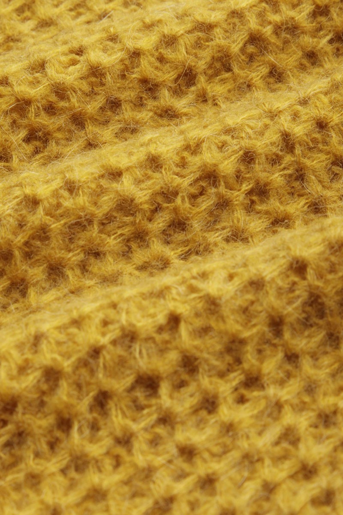 King_Louie_BUTTON_FARFALLE_Lochmuster_V-Neck_Kurzarm_CARDIGAN_-_Sunset_Yellow_Killer_Kirsche-4