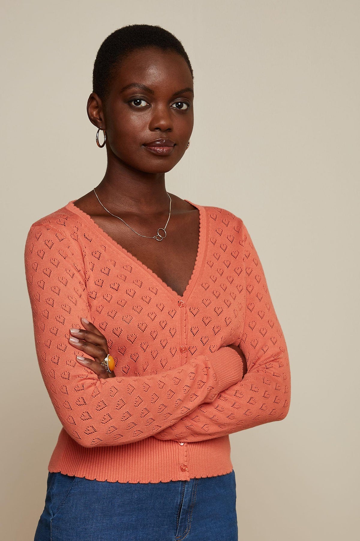 King_Louie_CARDI_HEART_AJOUR_Langarm_HERZ_Lochmuster_Strickjacke_CARDIGAN_-_Orange_Killer_Kirsche-2CYNLFhIU3R99E