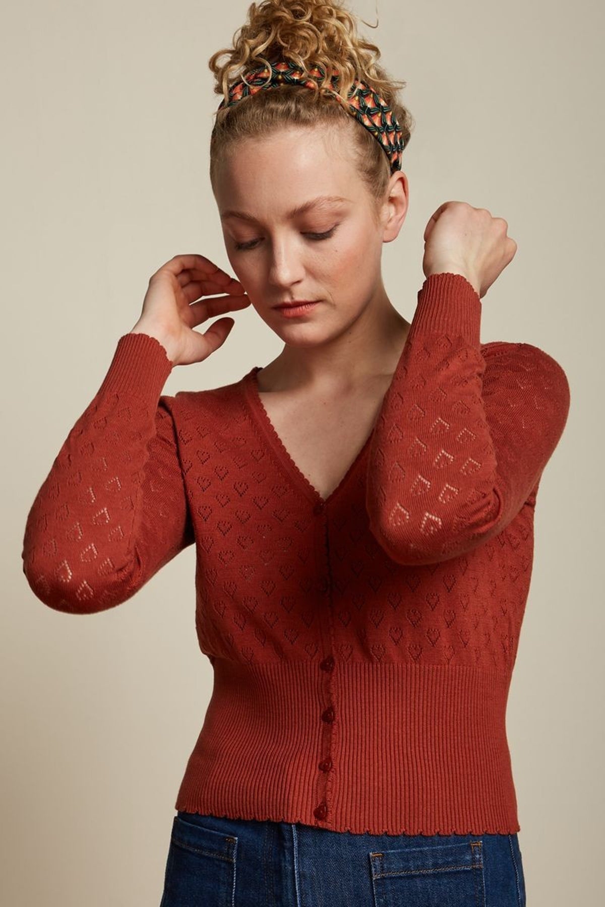 King_Louie_CARDI_HEART_AJOUR_Langarm_Retro_Strickjacke_CARDIGAN_-_Spicy_Brown_killer_kirsche_1F8k0mYtmVrspE