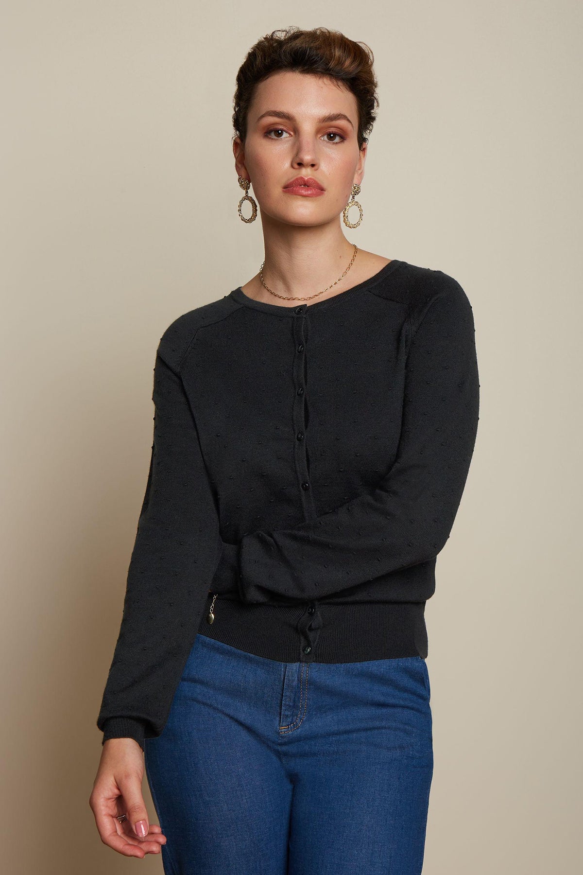 King_Louie_CARDI_RAGLAN_DROPLET_Retro_Rundhals_Vintage_Langarm_Cardigan_Strickjacke_killer_kirsche_1MDHiKnrxQr1Gt