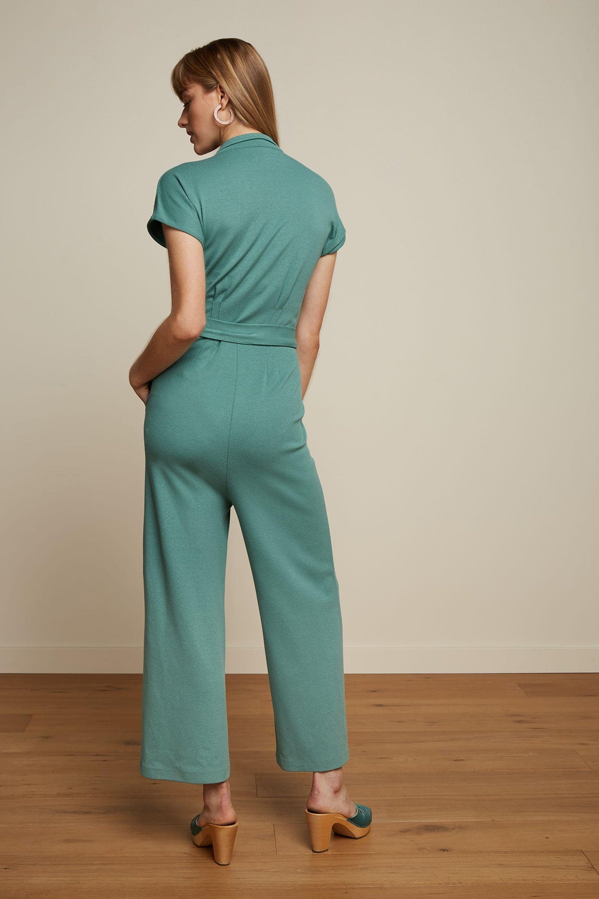 King_Louie_DARCY_MILANO_CREPE_Vintage_V-Neck_Flared_Leg_JUMPSUIT_Overall_-_Dusty_Turquoise_killer_kirsche_2