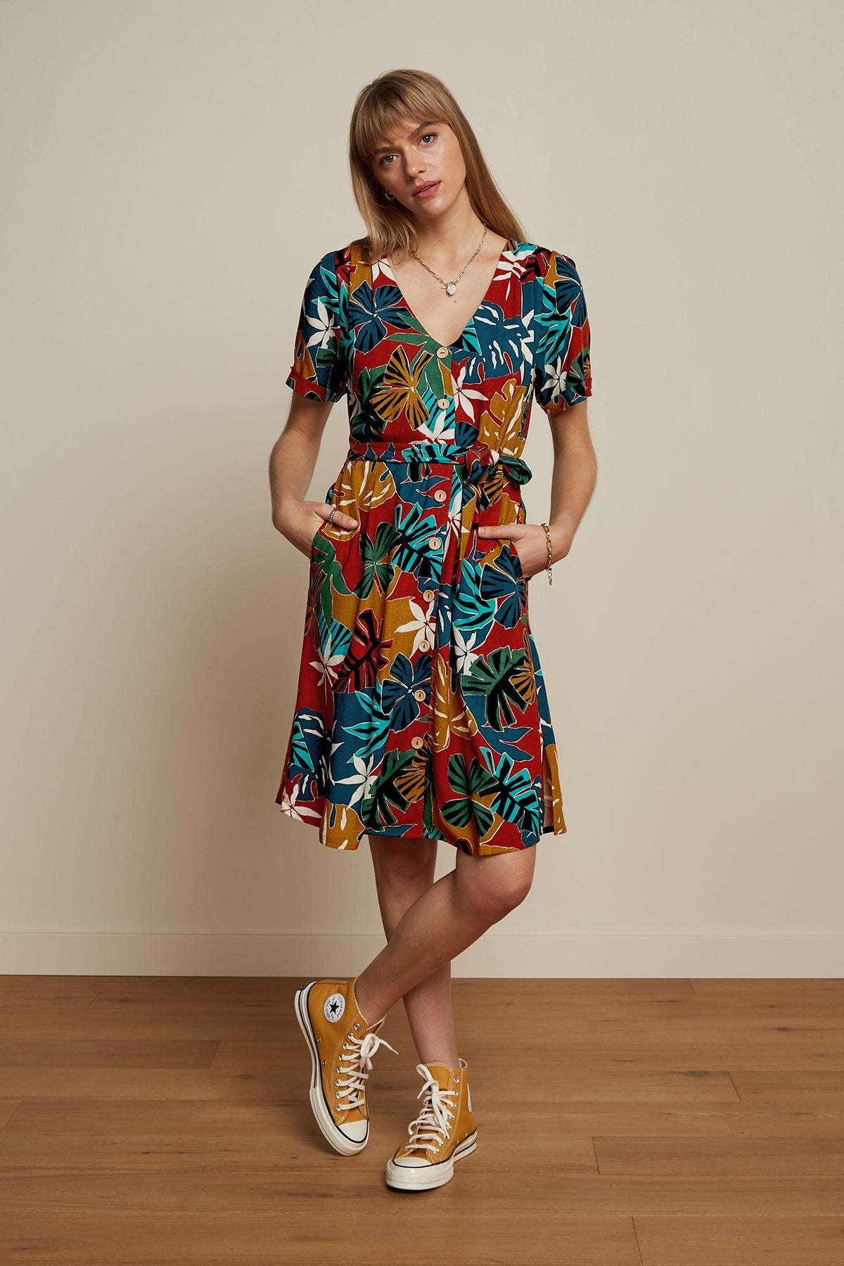King_Louie_EDIE_MOCA_Retro_Tropical_BOTANICAL_Kurzarm_A-LINIE_HEMDKLEID_Dress_Killer_Kirsche-3PXXWd67RcFrXH