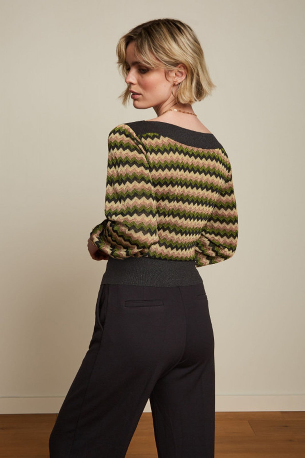 King_Louie_ERIN_BRUNO_Retro_ZICK-ZACK_STRIPE_Lurex_Ballonaermel_PULLOVER_Oberteil_Killer_Kirsche-3PBM1jlK1RnW1i