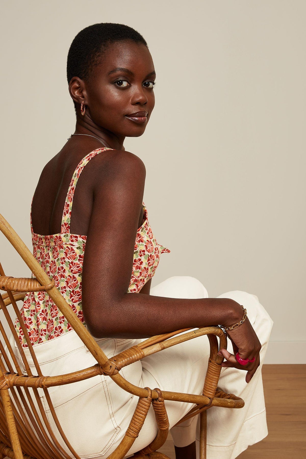 King_Louie_GISELLE_MINIATA_Vintage_BLUMEN_Floral_Sweetheart_TRaeGERTOP_Oberteil_Killer_Kirsche-3mv2qwGwf2YkqB