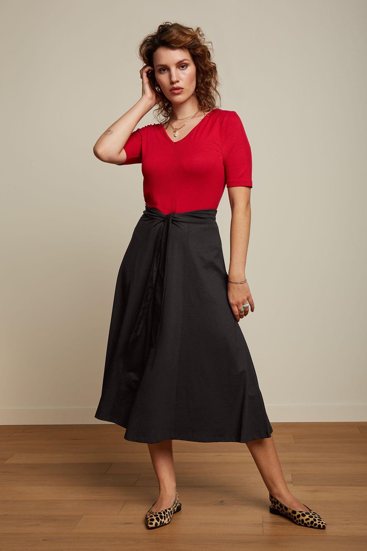 King_Louie_JUDY_CLASSIC_Tie_HIGH_WAIST_Swing_A-Linie_SKIRT_Rock_Schwarz_Killer_Kirsche-3
