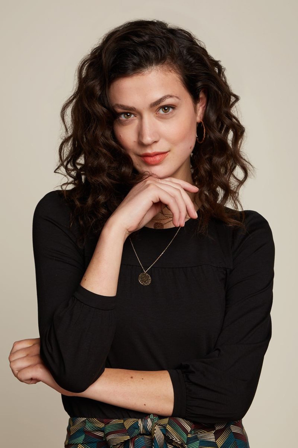 King_Louie_LUELLA_LIGHT_Retro_BASIC_Langarm_SHIRT_Oberteil_-_Schwarz_killer_kirsche_1