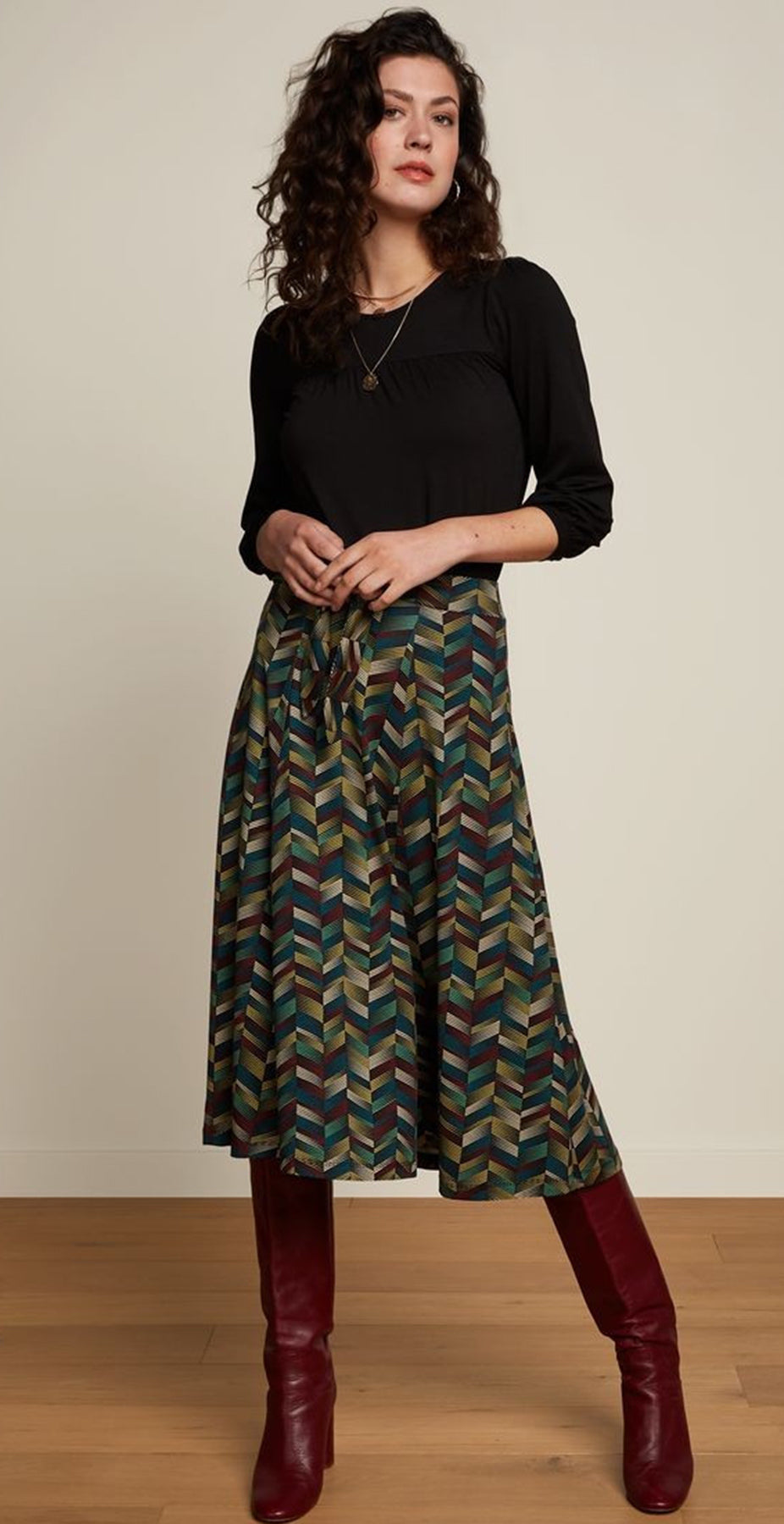 King_Louie_LUELLA_LIGHT_Retro_BASIC_Langarm_SHIRT_Oberteil_-_Schwarz_killer_kirsche_2