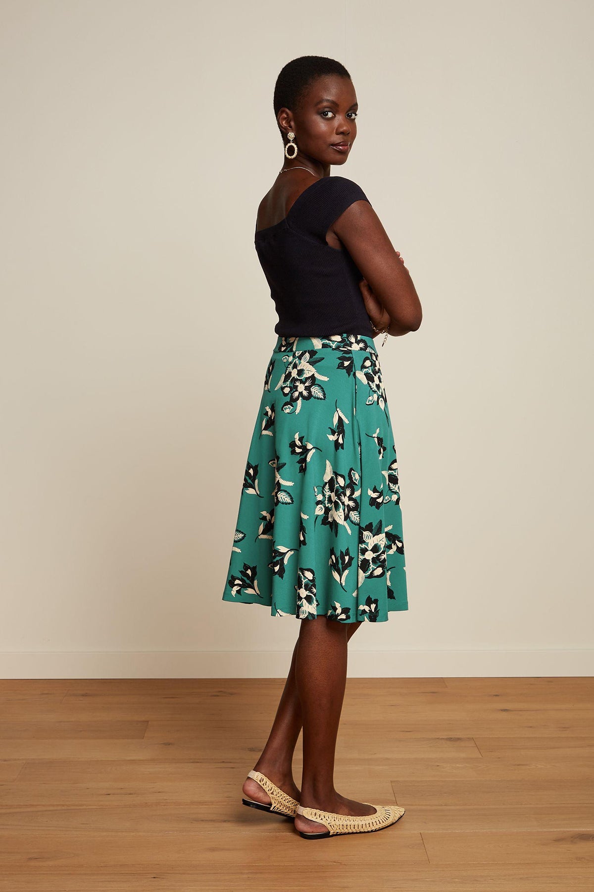 King_Louie_MARIE_COTTONCLUB_Retro_RIPPSTRICK_Top_OBERTEIL_Shirt_-_Schwarz_Killer_Kirsche-3