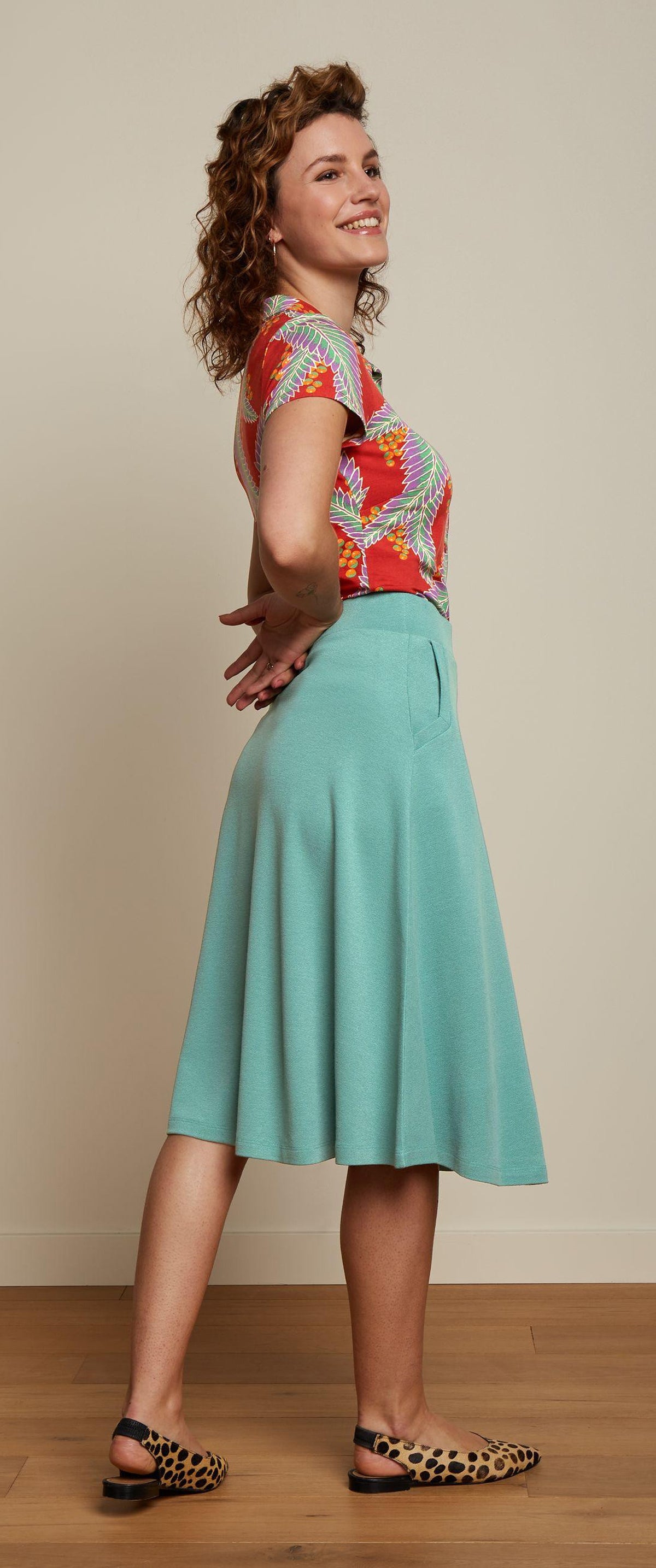 King_Louie_MONSERRAT_FERN_Retro_FLORAL_Kurzarm_VNeck_BLUSE_Blouse_Oberteil-3WDTX72RAiQonp