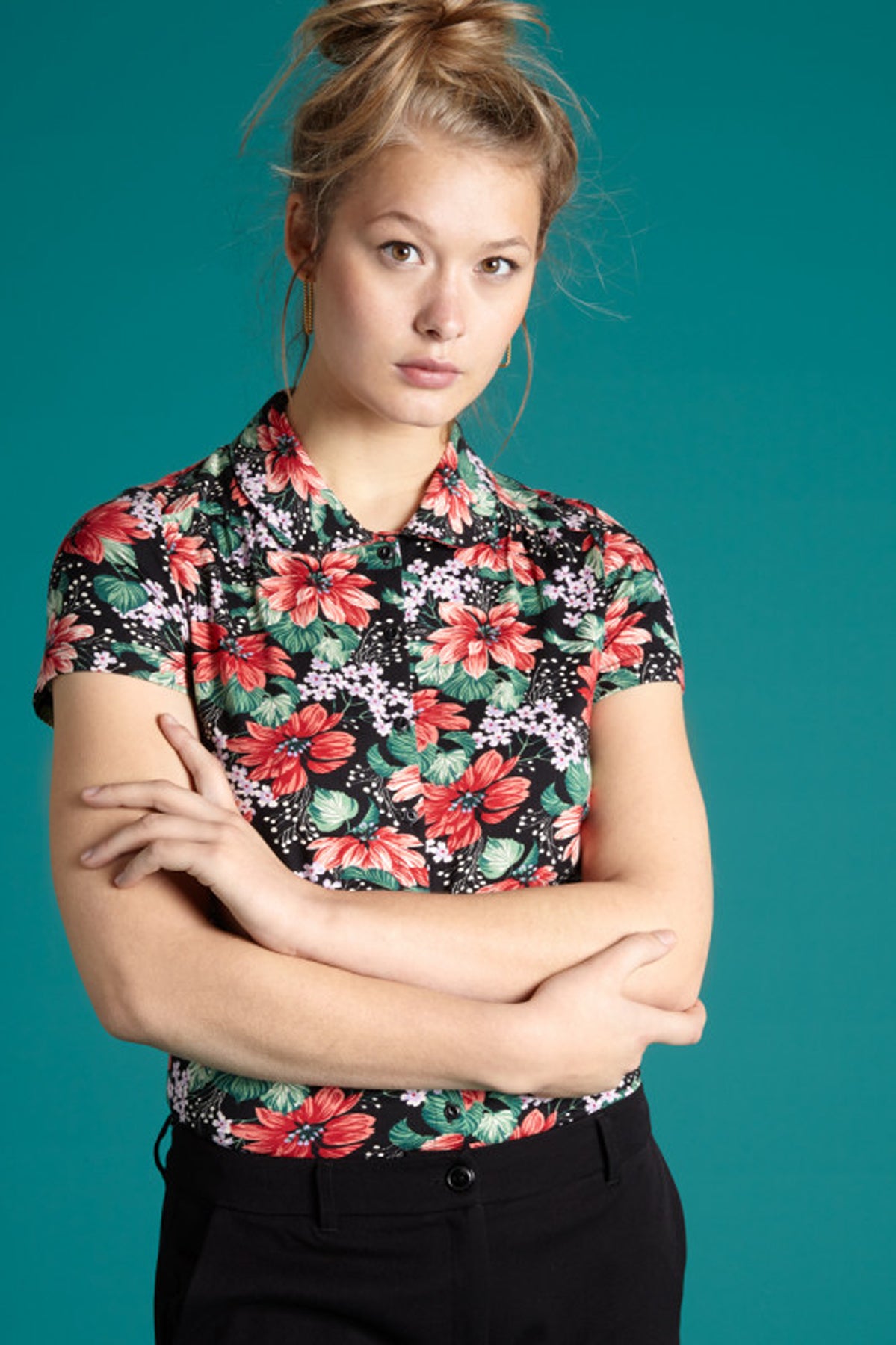 King_Louie_PACIFICA_50s_FLORAL_Blumen_Kurzarm_BUTTONED_Hemd_BLUSE_Shirt_killer_kirsche_2