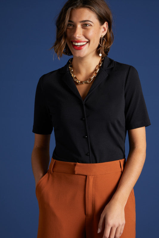 King_Louie_PATTY_Vintage_PLAIN_Kurzarm_V-NECK_Basic_Retro_BLUSE_Shirt_Schwarz_killer_kirsche_1bJP4TfyOxbJVE