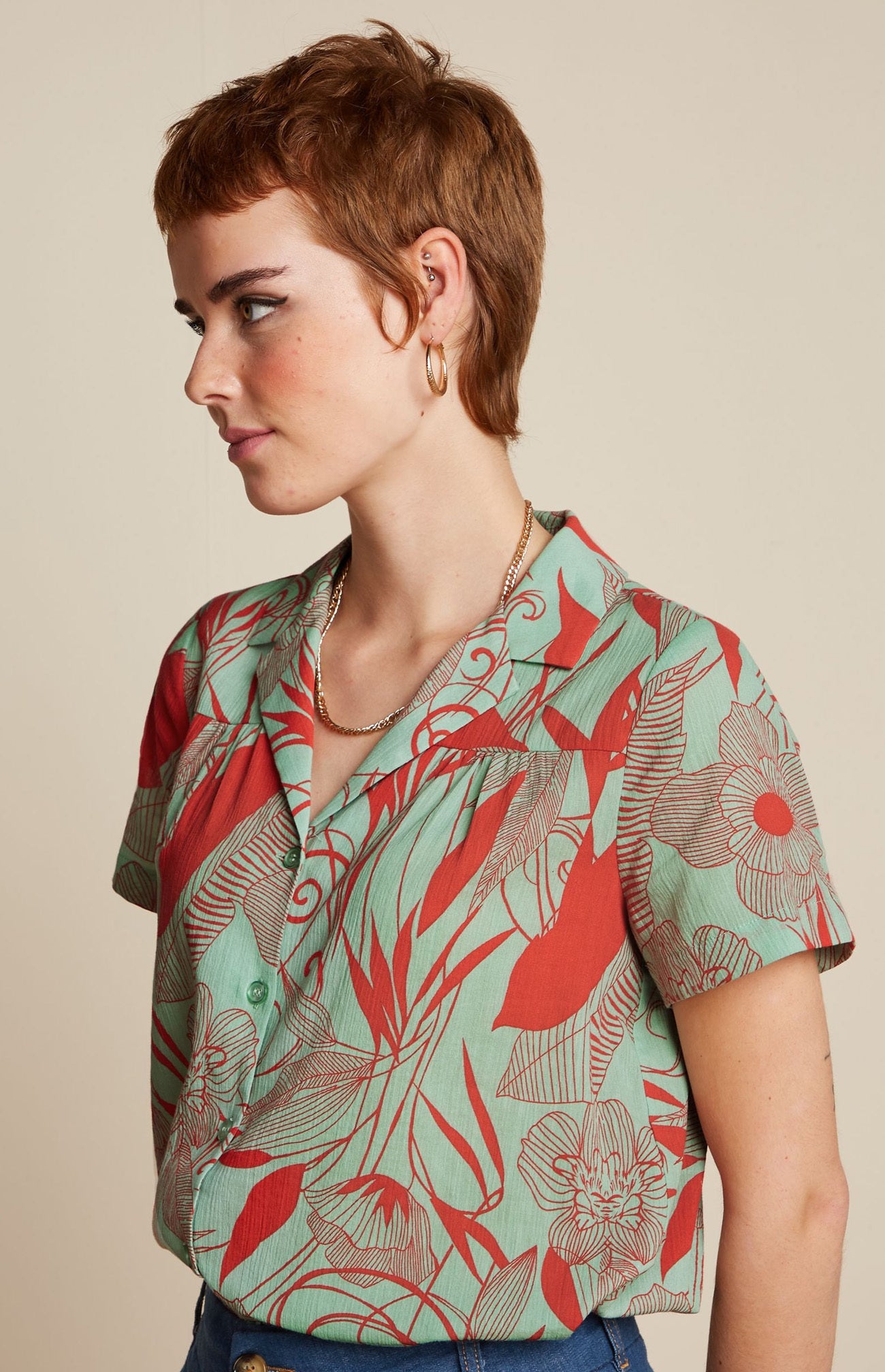 King_Louie_TEX_CALLIER_Retro_Blumen_Vintage_KURZARM_BLUSE_Blouse_Oberteil_-_Ash_Green-11NKJsicNBxxU5