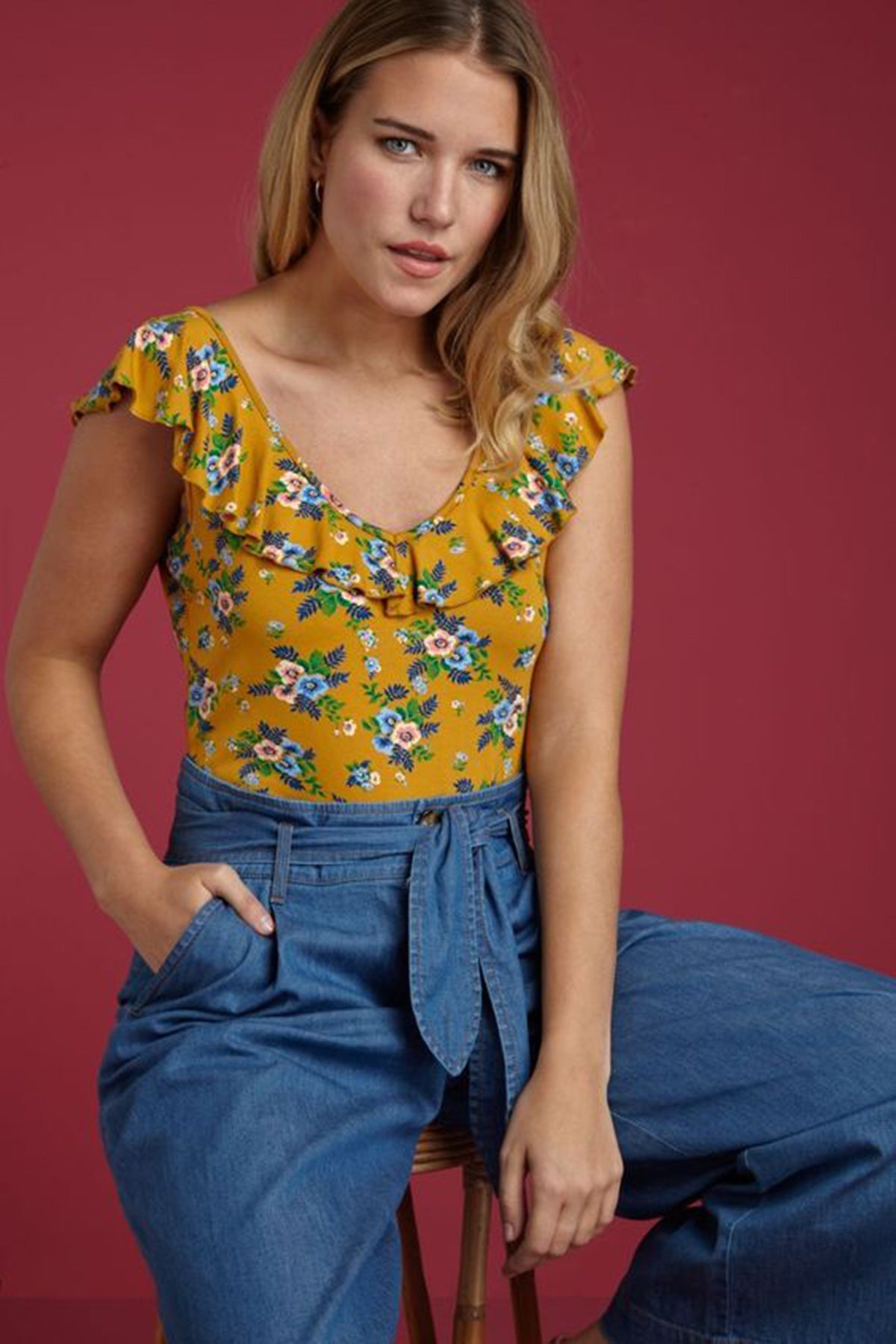 King_Louie_VICKY_Vintage_Goldrush_RUFFLE_Floral_Blumen_TOP_Oberteil_killer_kirsche_2kmrISHp4Xn98i