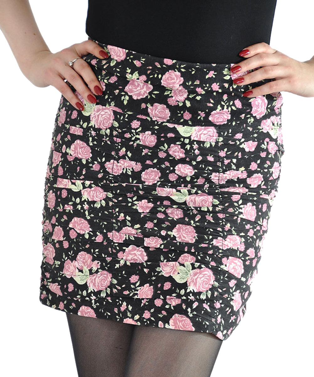 Leicht_geraffter_Vintage_ROSES_Rosen_allover_ROCK