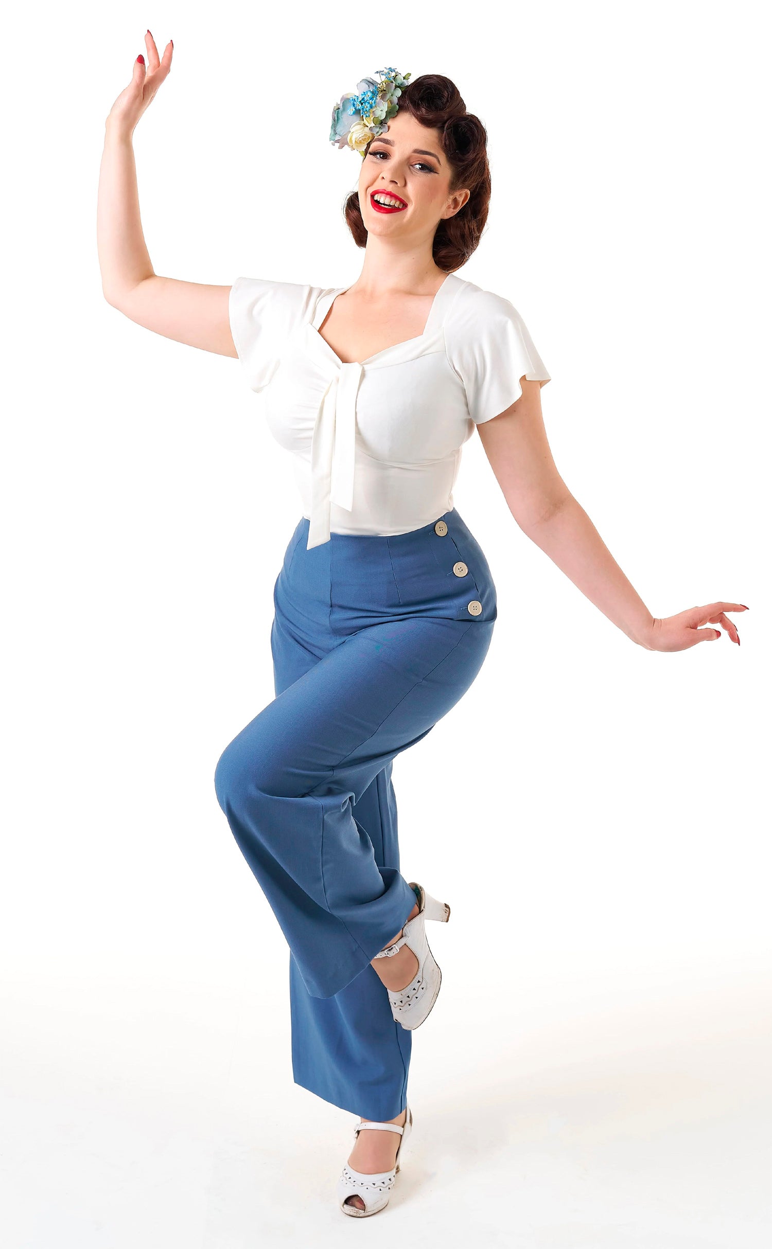 Blaue High Waist Marlenehose im Stil der 1940er Jahre mit weitem Bein