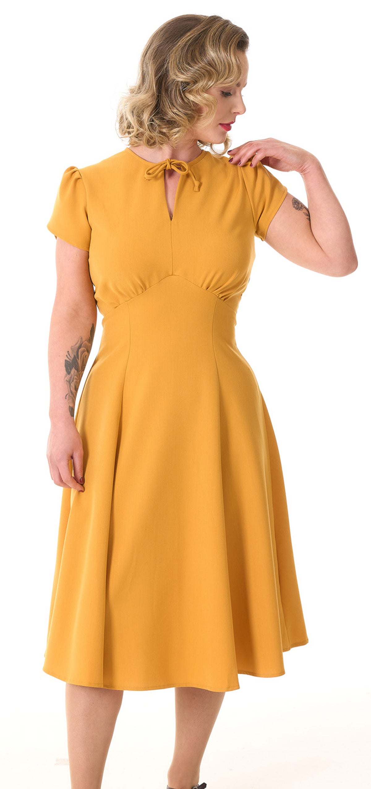 Pretty_Retro_STARLET_DRESS_Vintage_40s_PEEPHOLE_Kurzarm_Swing_KLEID_Mustard-2slBMbx2VveOPW