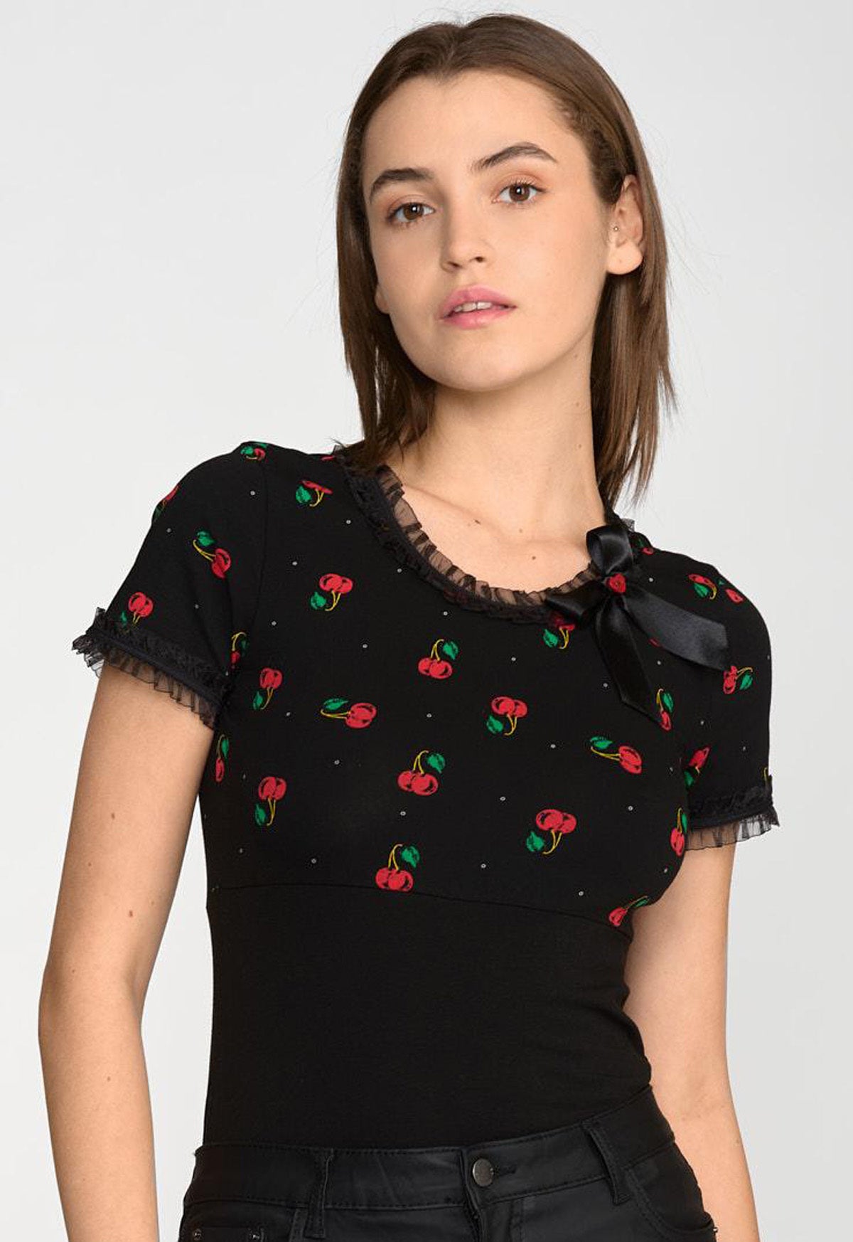 Pussy_Deluxe_BOW_ON_CHERRIES_Kirschen_BLACK_BOW_Ruffle_Vintage_Retro_SHIRT__Schwarz-3
