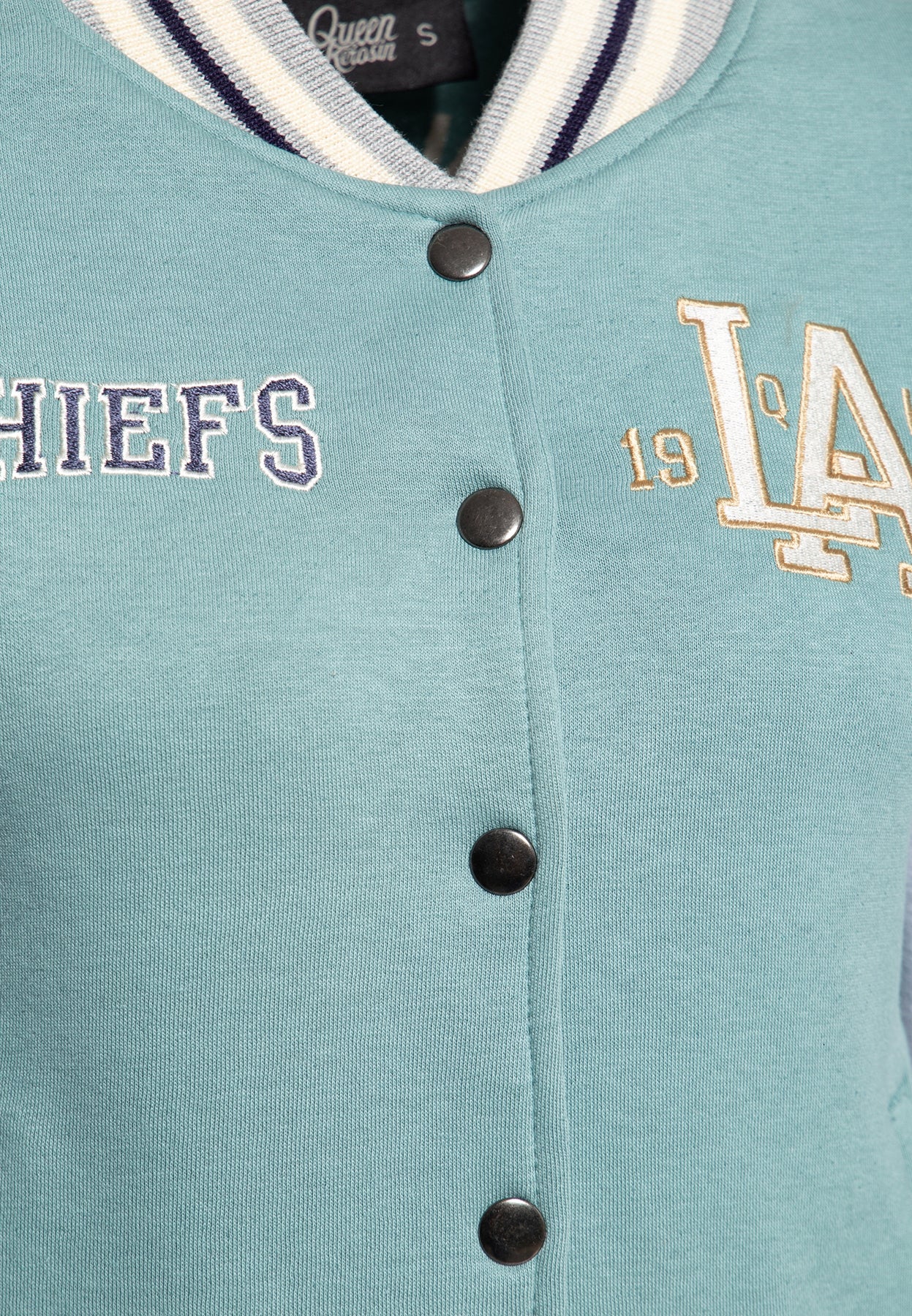 Queen_Kerosin_QK_CHIEFS_Vintage_STICK_LANGARM_Baseball_COLLEGE_Sweatjacke_Killer_Kirsche-3xEQJsWhg3kPf6