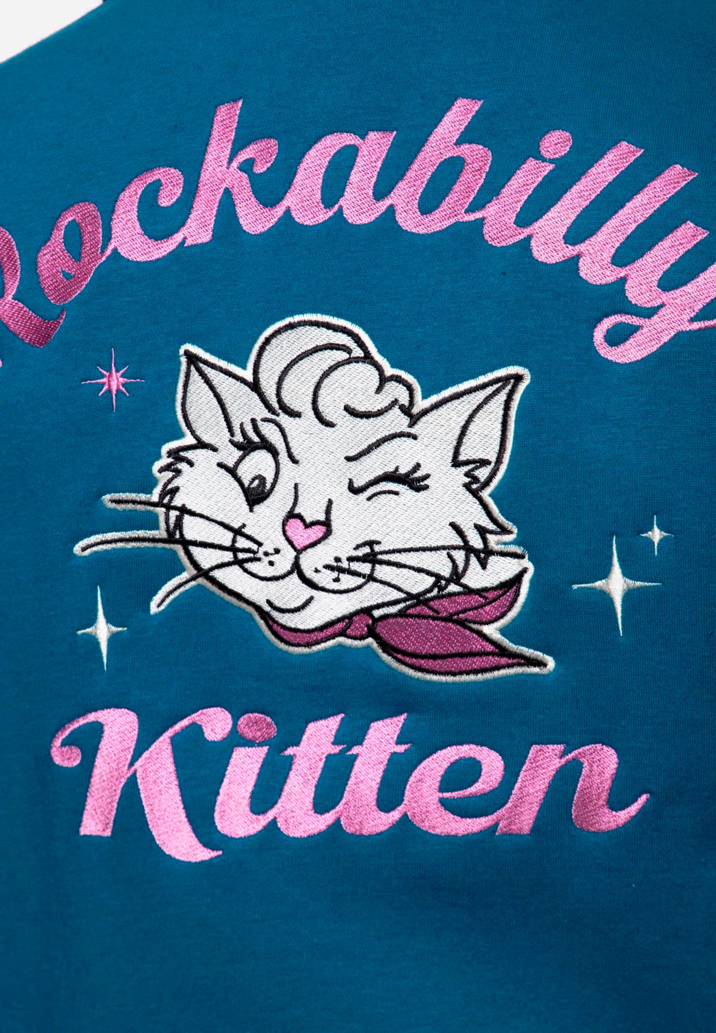 Queen_Kerosin_ROCKABILLY_KITTEN_Katzen_Rueckenmotiv_Retro_50s_COLLEGE_JACKE__Sweatjacke_mit_Kragen-5u3cU9EK0UFNjr