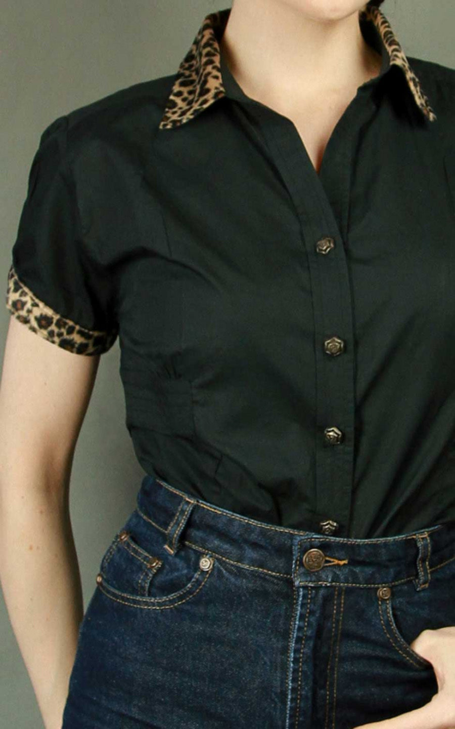 Rumble59_WILD_LEOPARD_Leo_Rockabilly_Kurzarm_Bluse_SHIRT_-_Schwarz-4