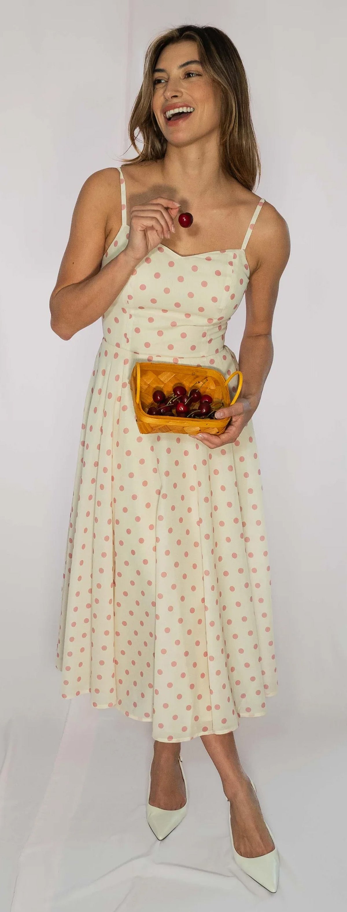 Timeless_FLORA_POLKA_DOT_Traeger_50s_Vintage_Punkte_Chiffon_SWING_DRESS_Kleid_-_Helles_Beige-19iu46IUXwEURu