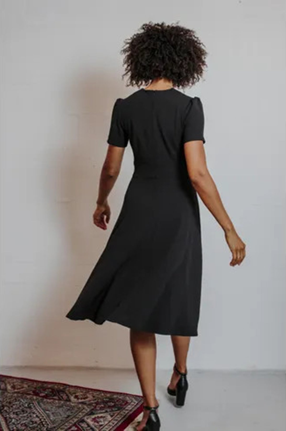 Very_Cherry_HOLLYWOOD_VINTAGE_CIRCLE_JERSEY_CREPE_Vintage_SWEETHEART_Kurzarm_50s_SWING_DRESS_Kleid_killer_kirsche_4Yc0XrenVcOk91